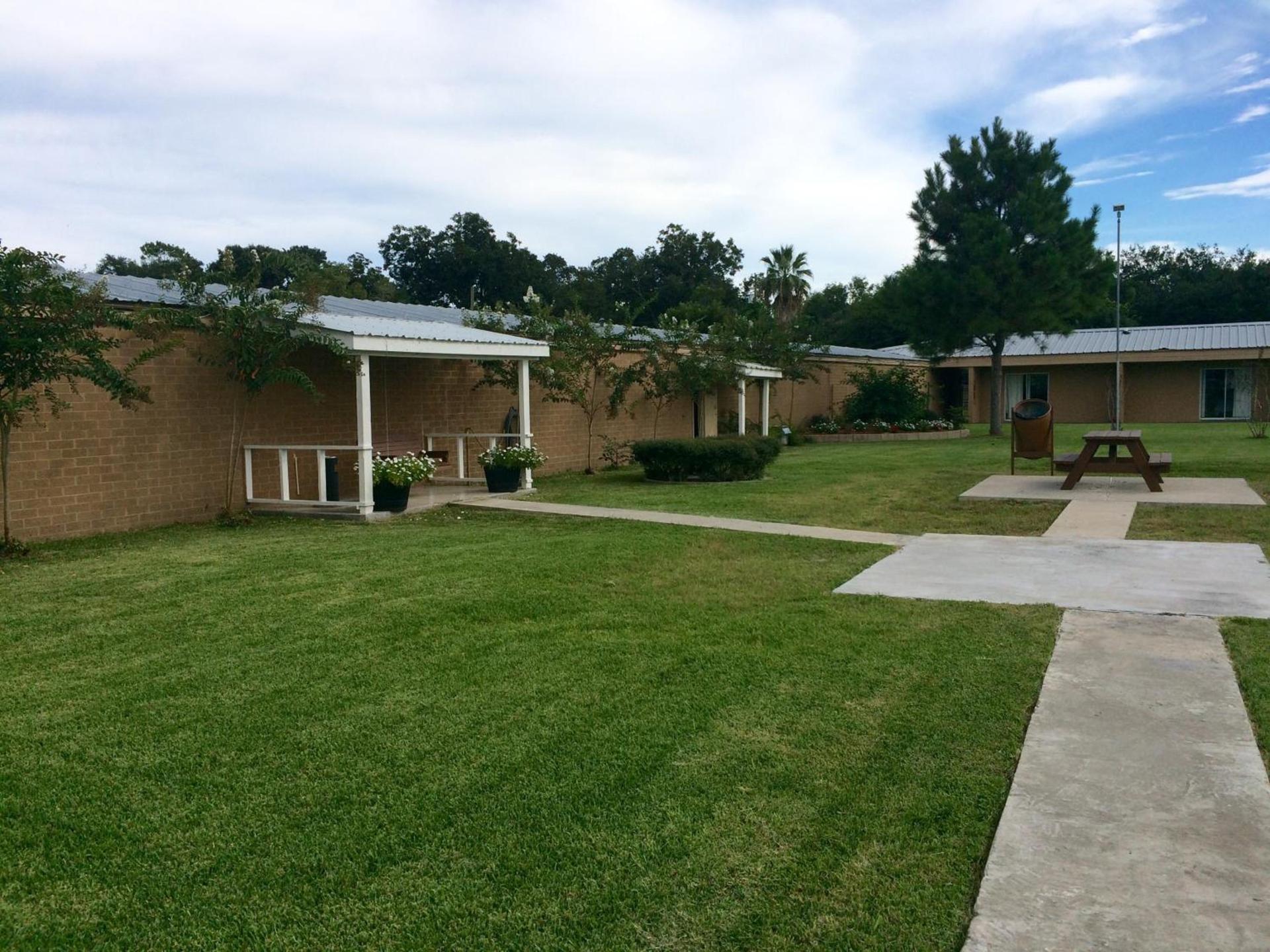 Alvin Extended Stay photo 19