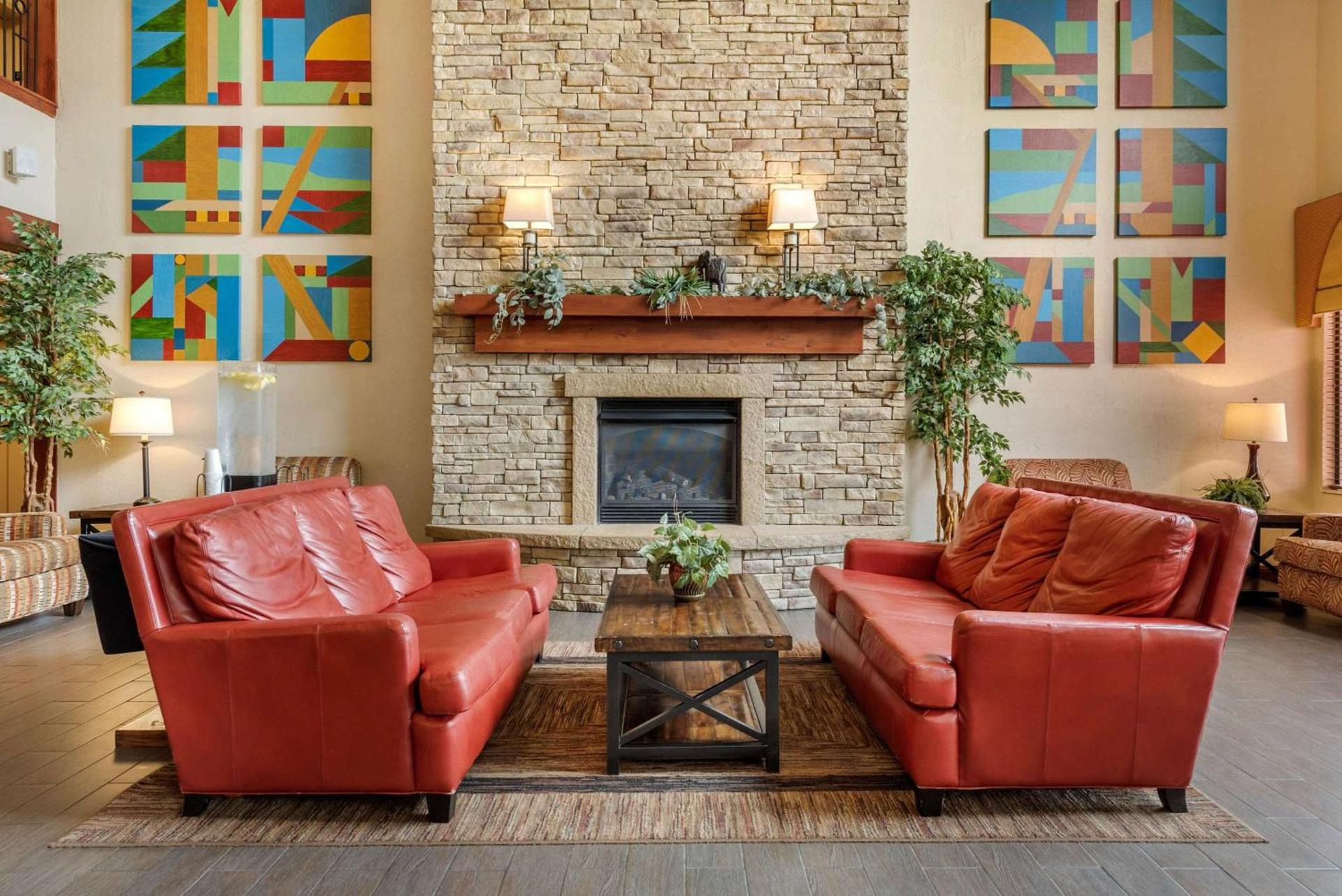Comfort Suites near Route 66 photo 6