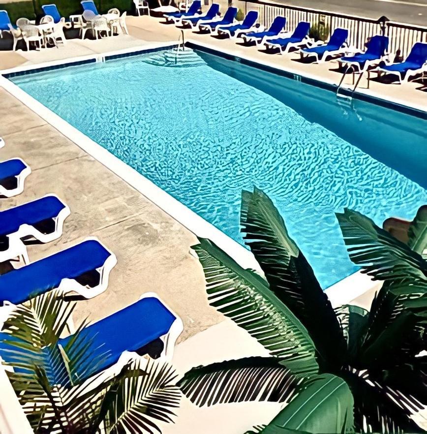 Beach Colony Motel photo 8
