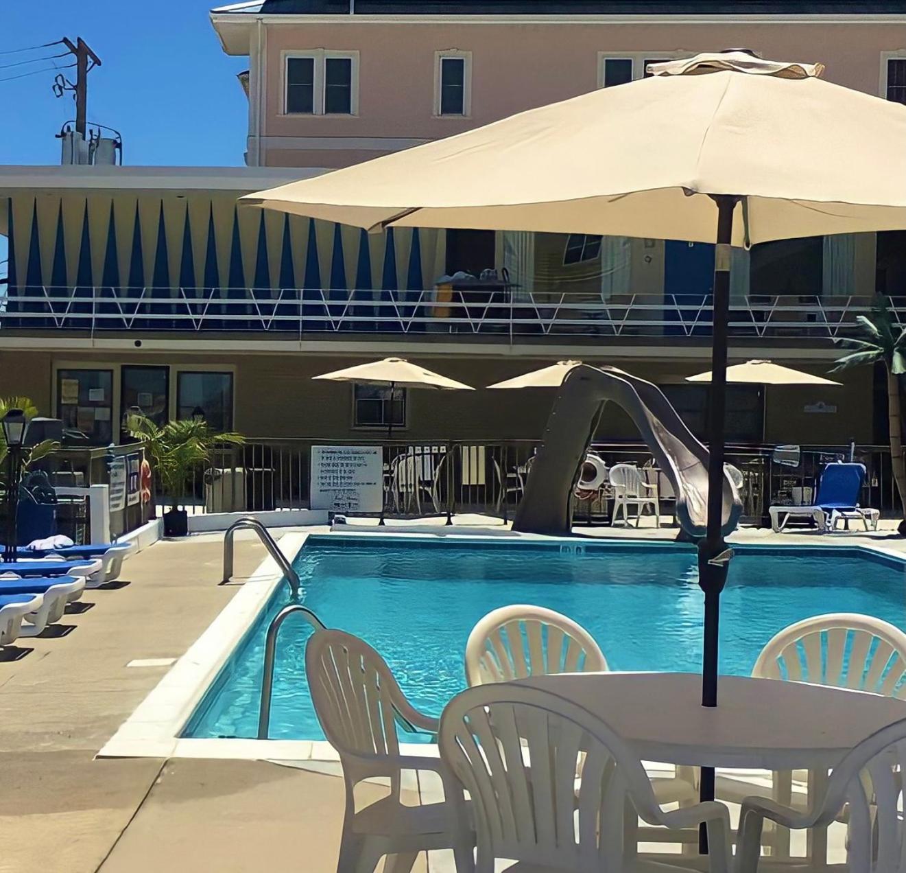 Beach Colony Motel photo 13