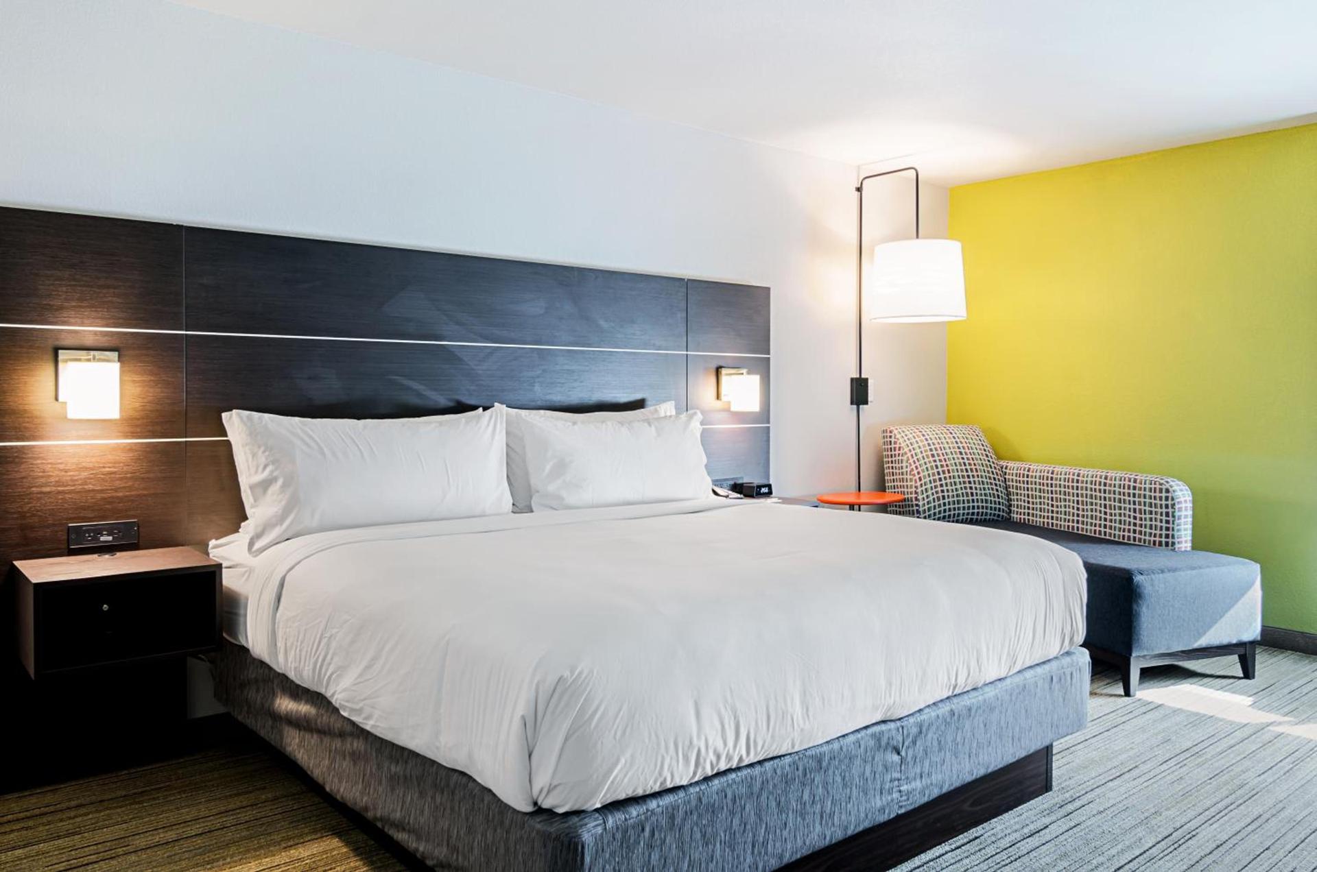 Holiday Inn Express & Suites - Atchison by IHG photo 13