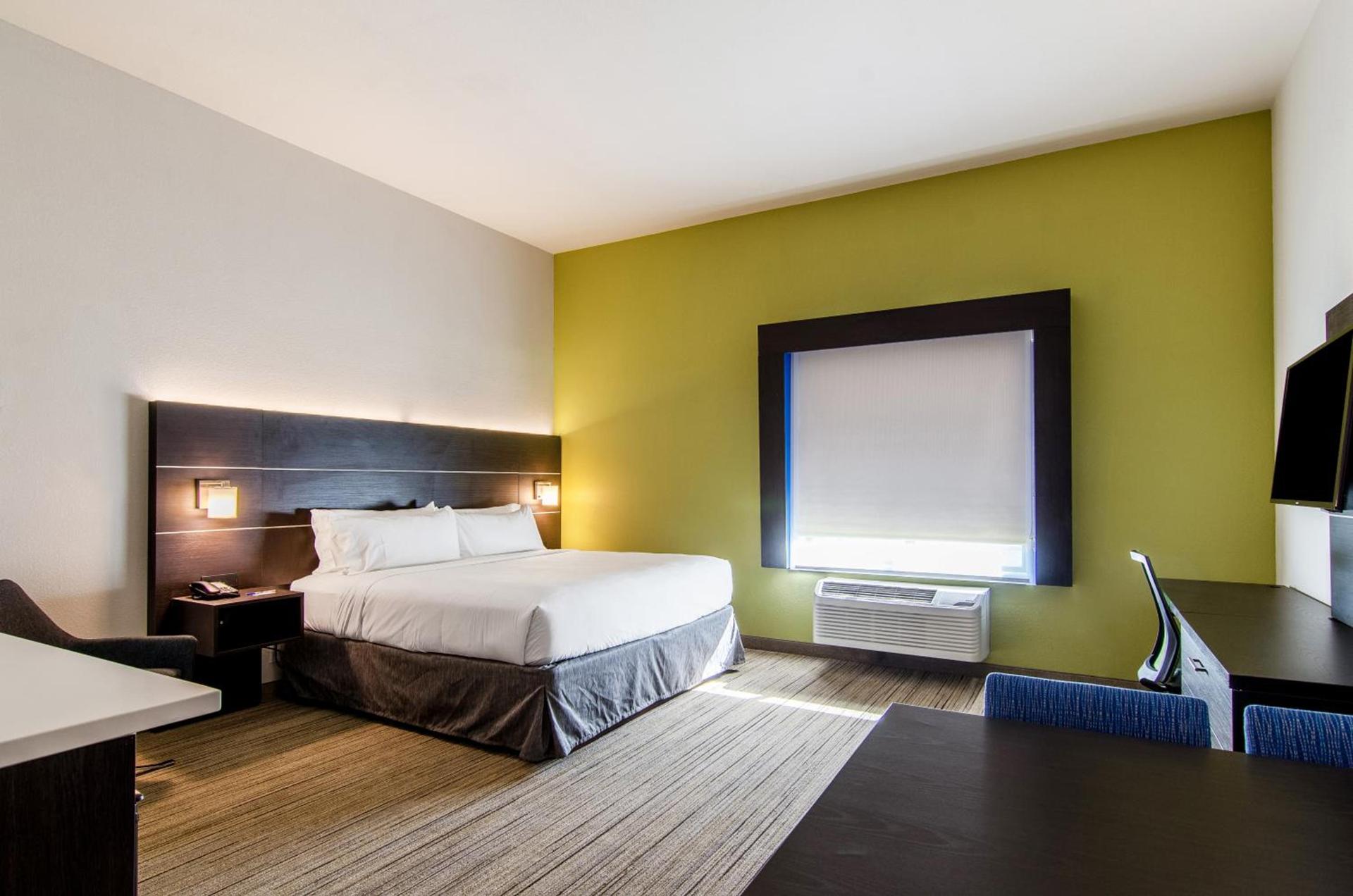 Holiday Inn Express & Suites - Atchison by IHG photo 19