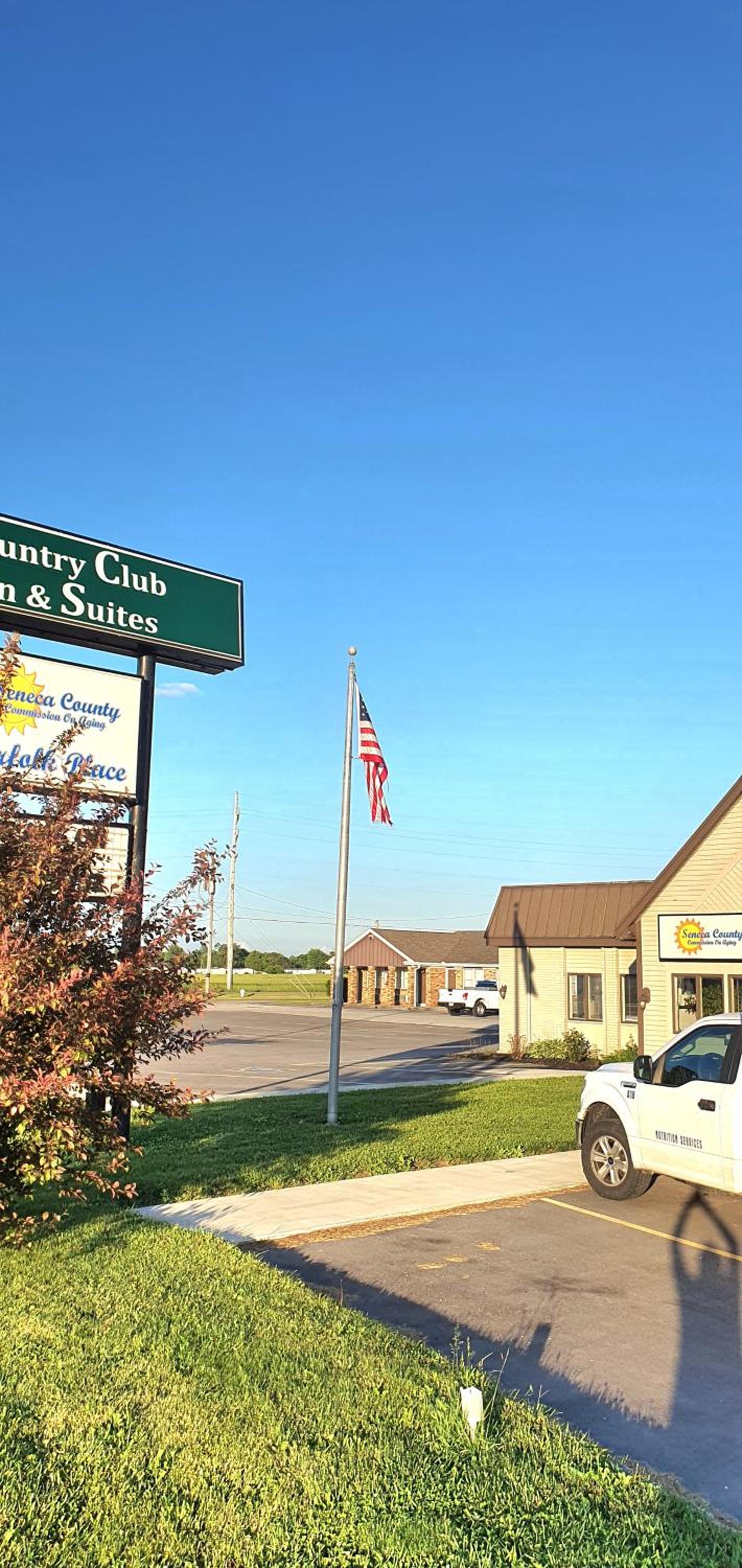 Country Club Inn & Suites photo 32