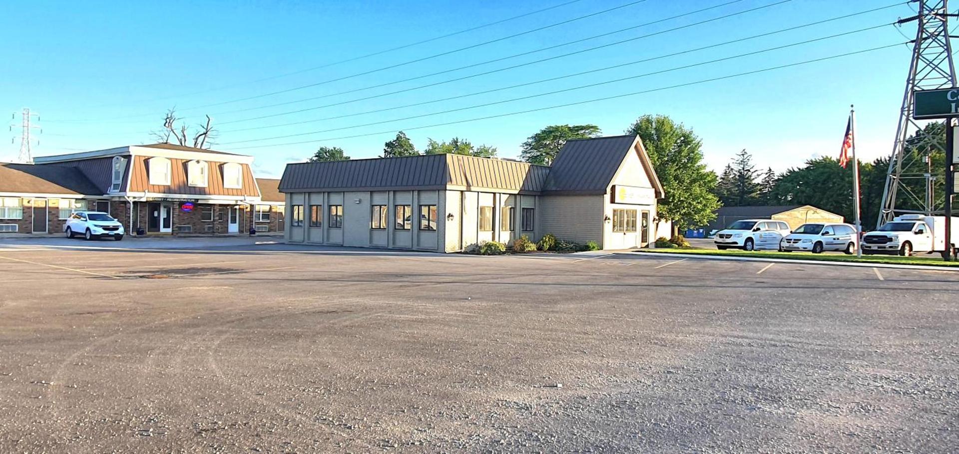 Country Club Inn & Suites photo 31