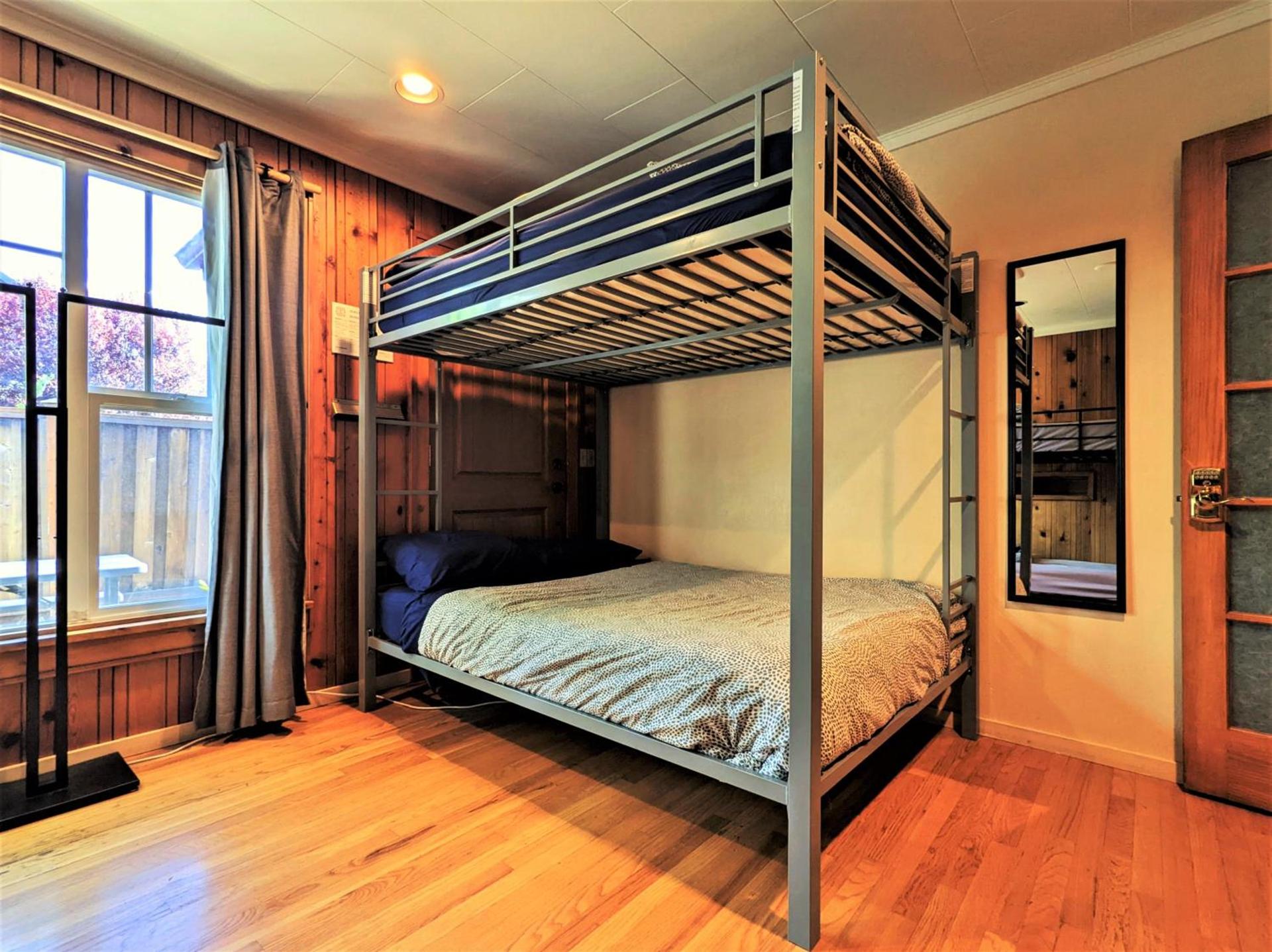 Bunk & Brew Historic Lucas House - Hostel photo 37