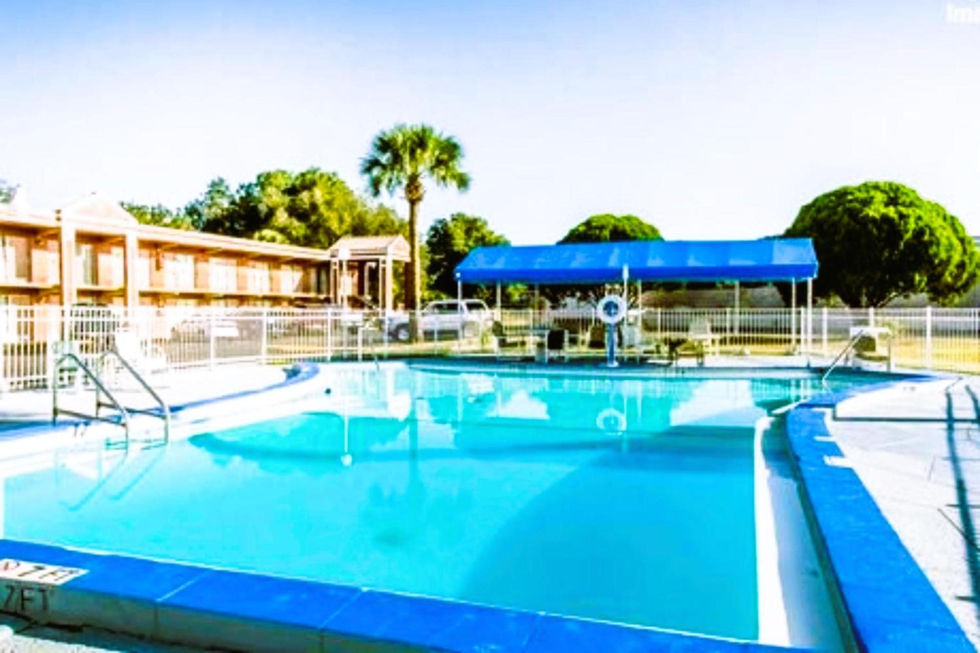 OYO Hotel Mustang Silver Spring FL photo 32