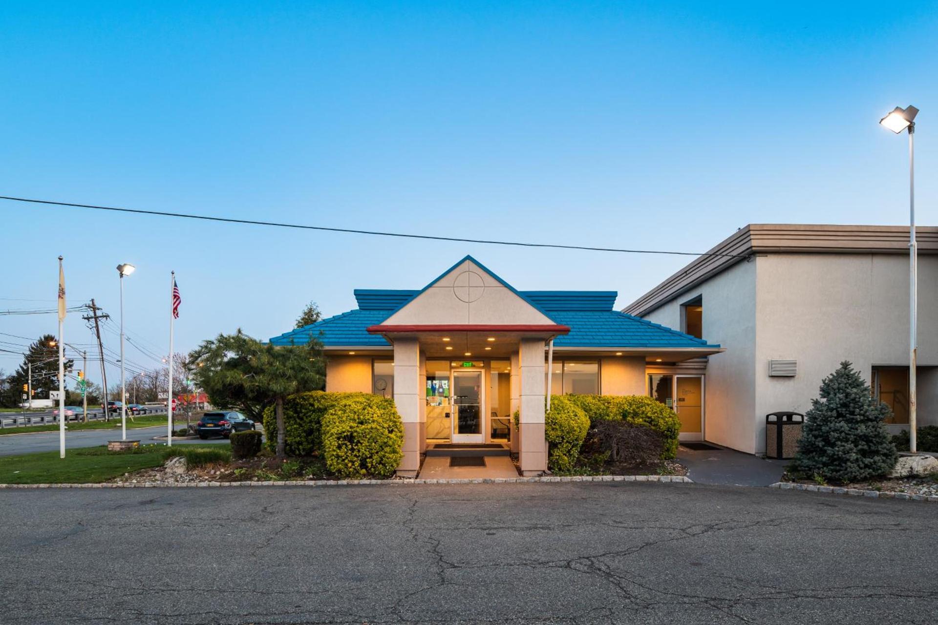 Garden Executive Hotel — hotel in South Plainfield