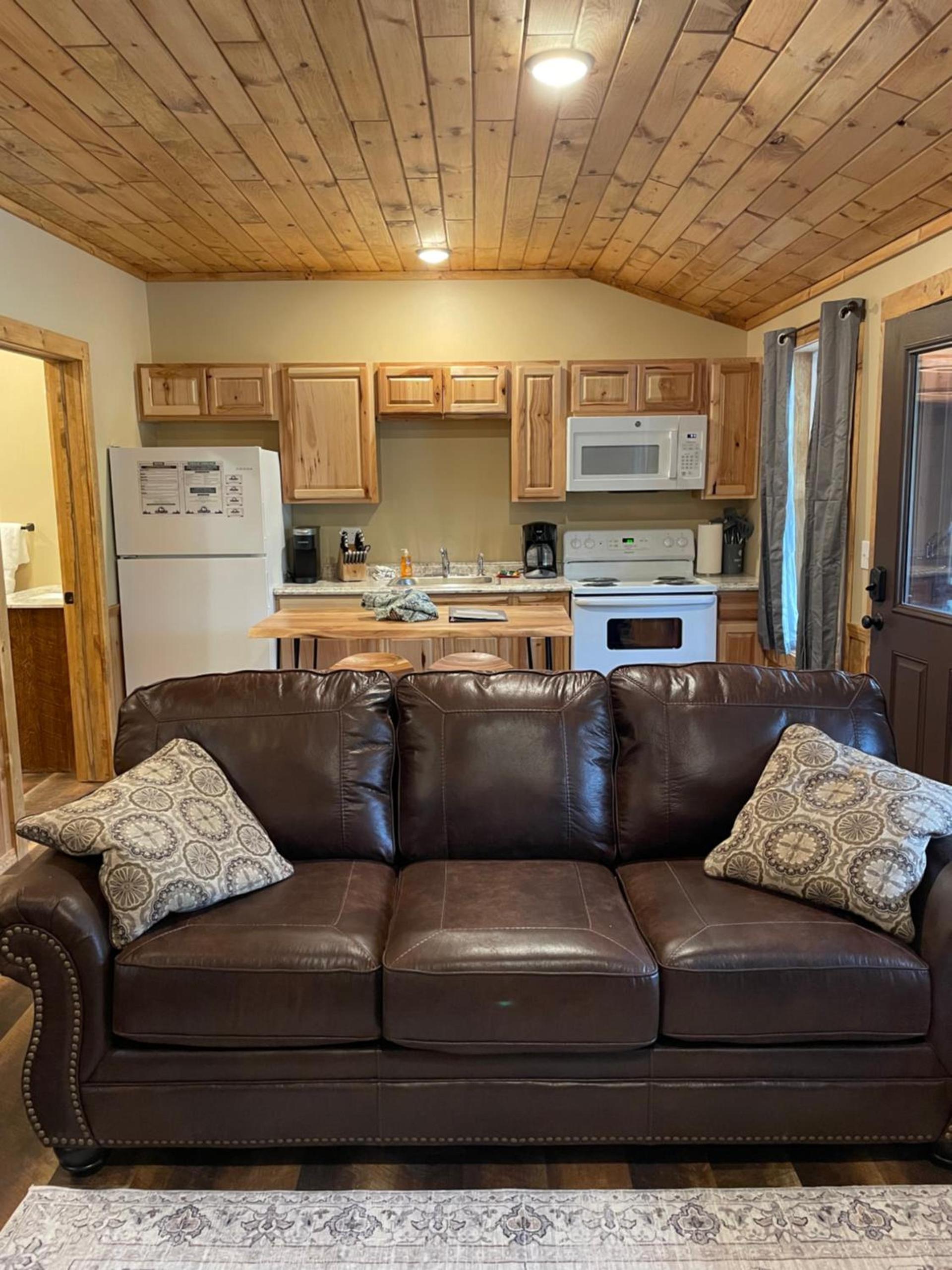 Rough Cut Lodge photo 9