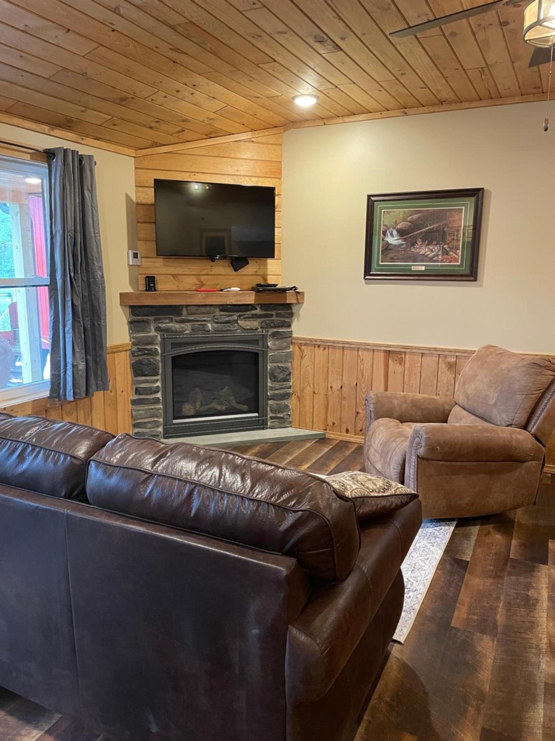 Rough Cut Lodge photo 8