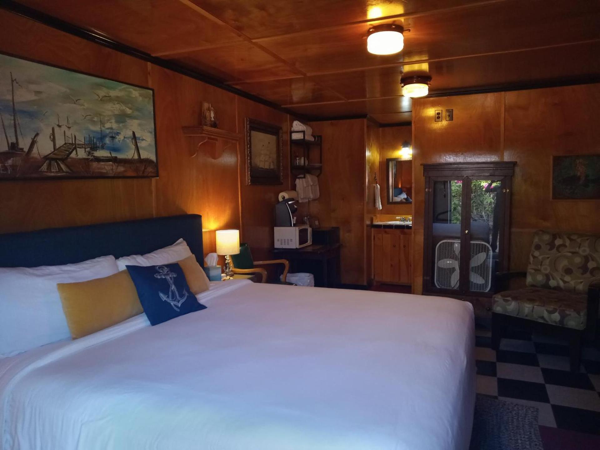 Anchor Inn Resort photo 5