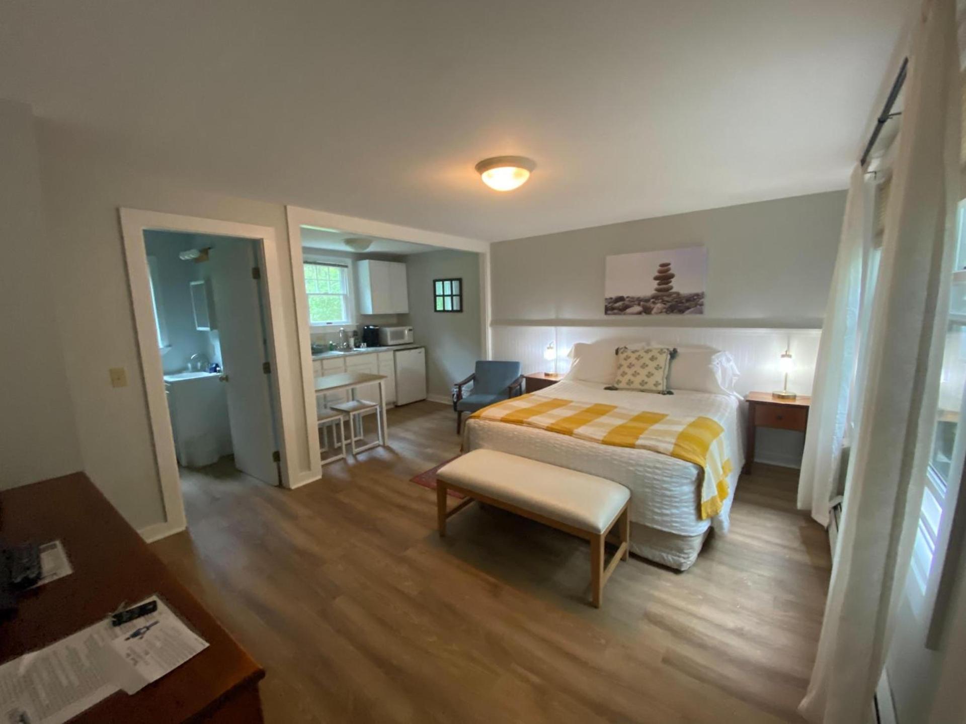 Hanscom's Motel & Cottages photo 5