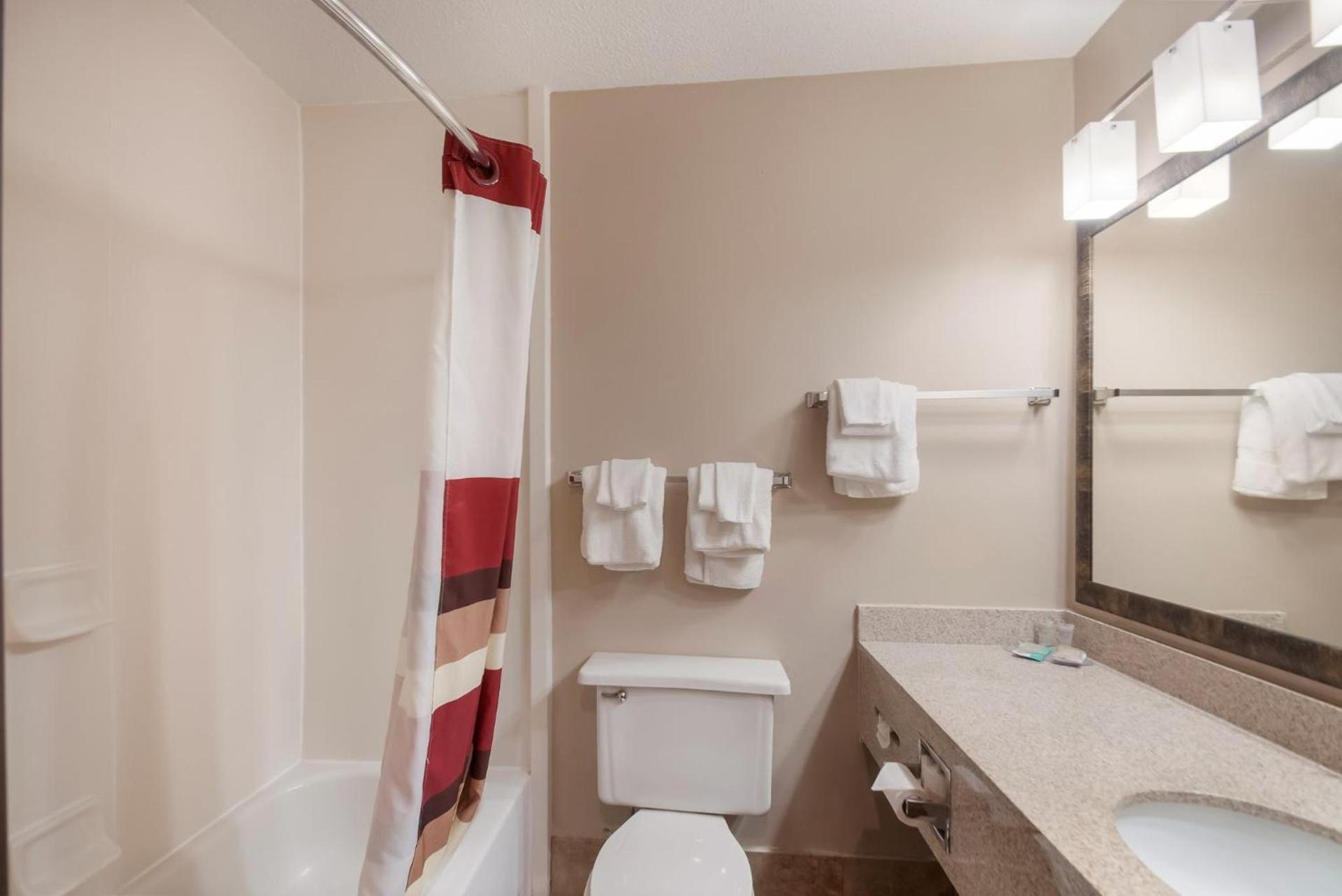 Red Roof Inn Dahlgren - Naval Base photo 52