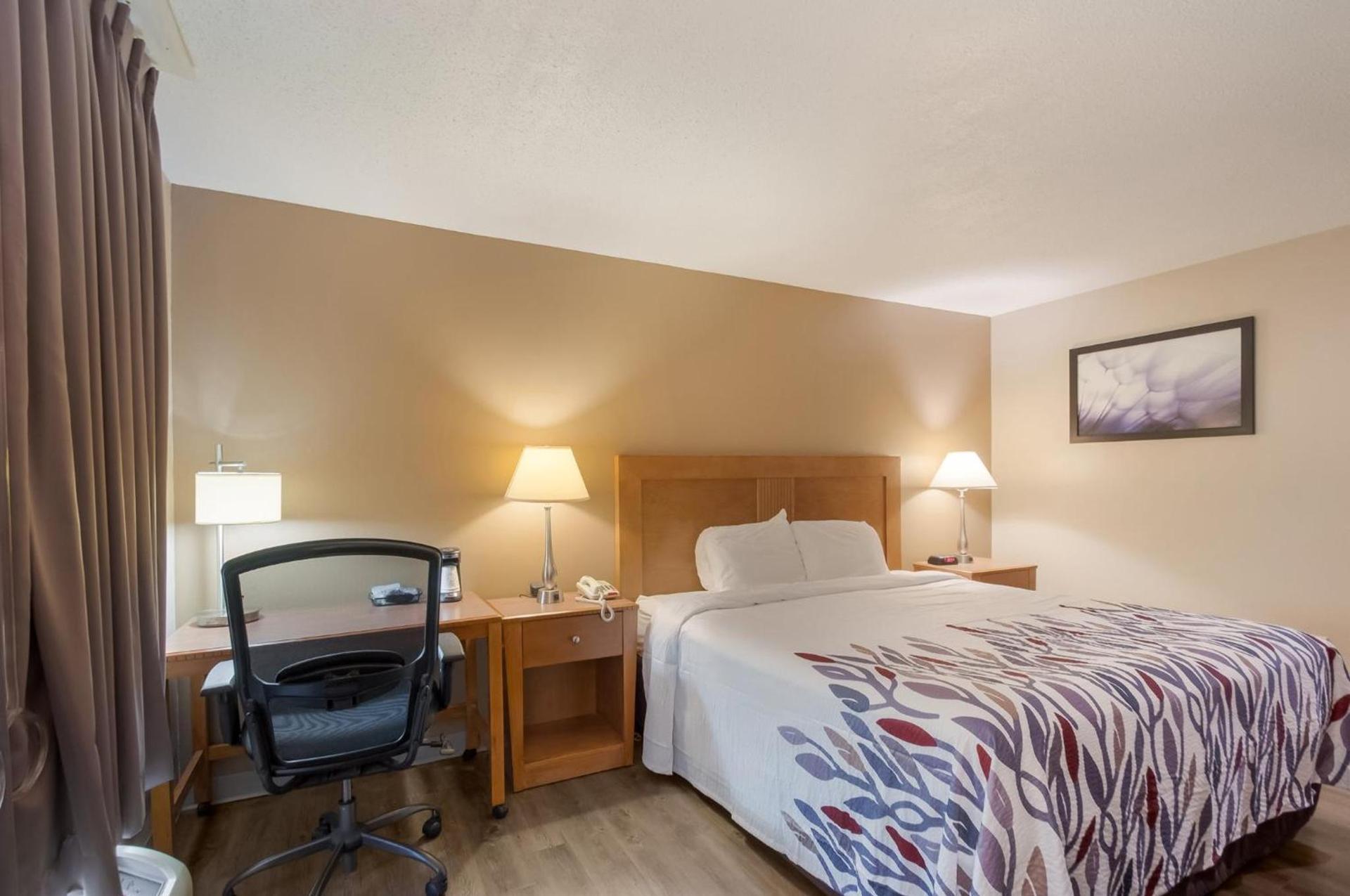 Red Roof Inn Dahlgren - Naval Base photo 48