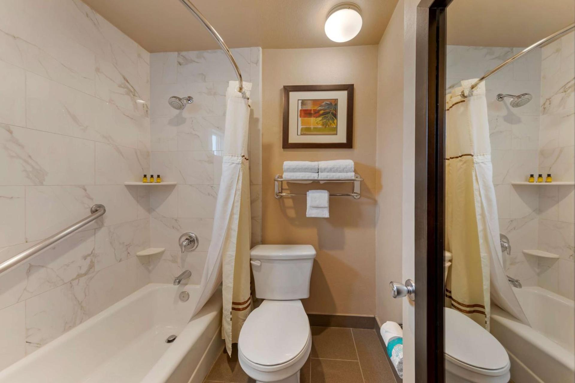Best Western Plus Pavilions photo 27