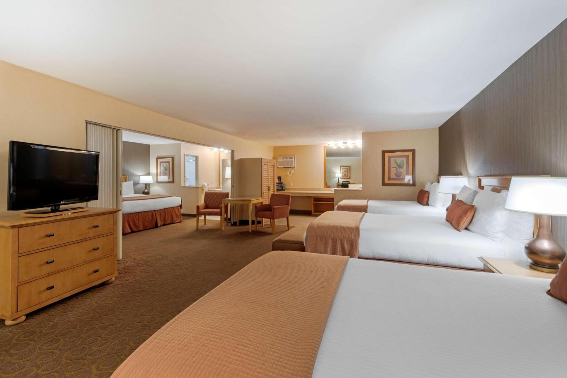 Best Western Plus Pavilions photo 23