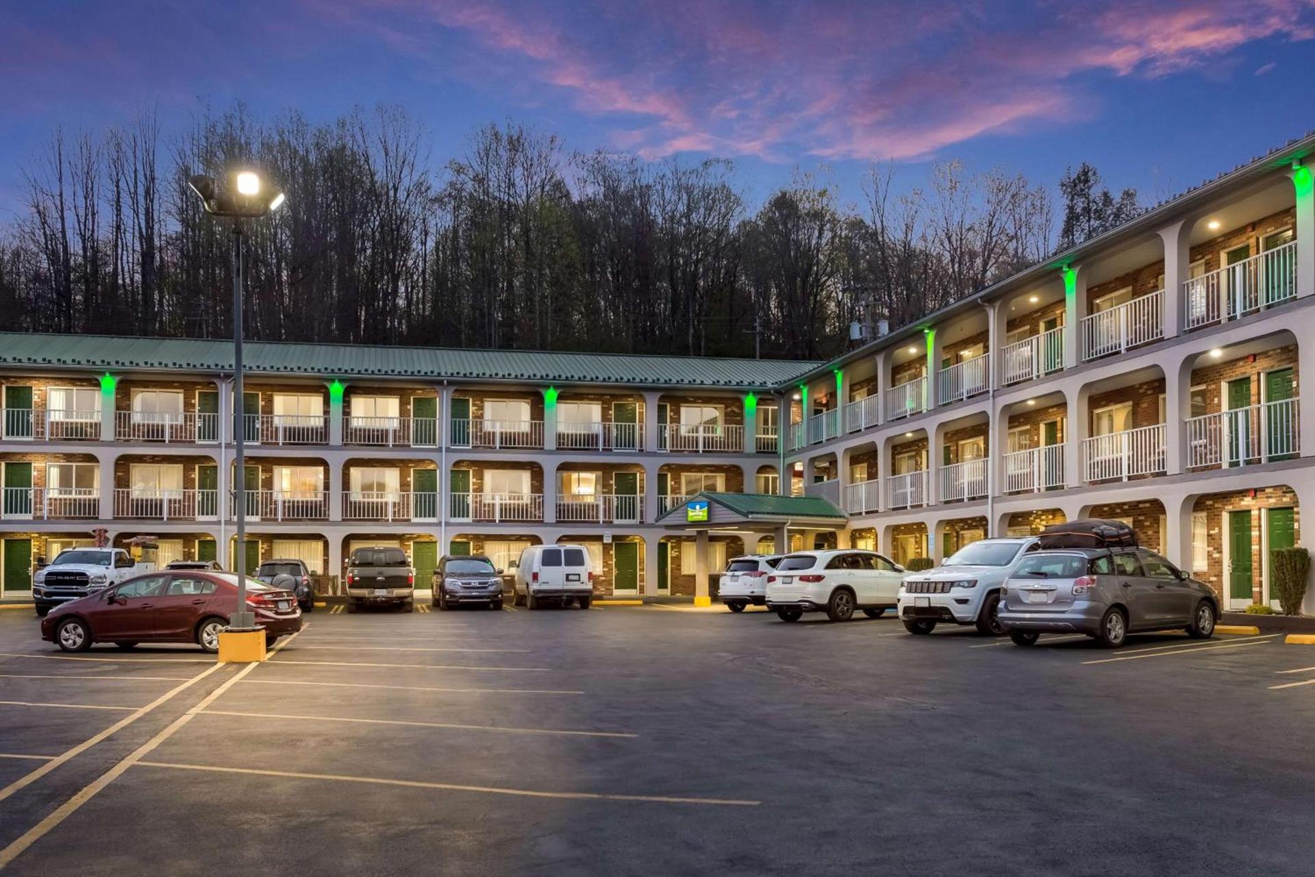 SureStay Hotel by Best Western Summersville — hotel in Summersville
