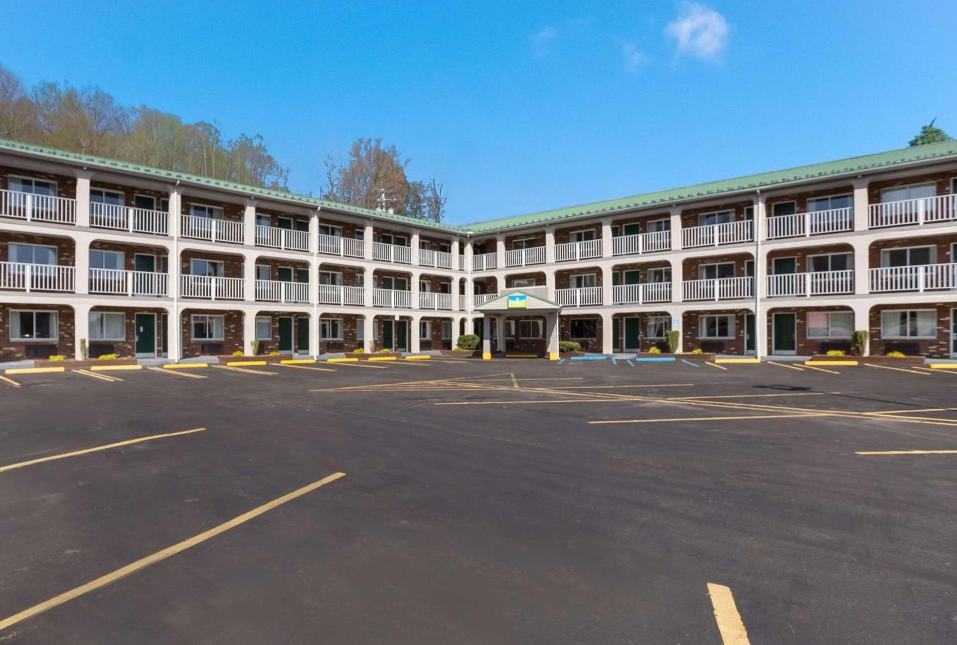 SureStay Hotel by Best Western Summersville photo 20