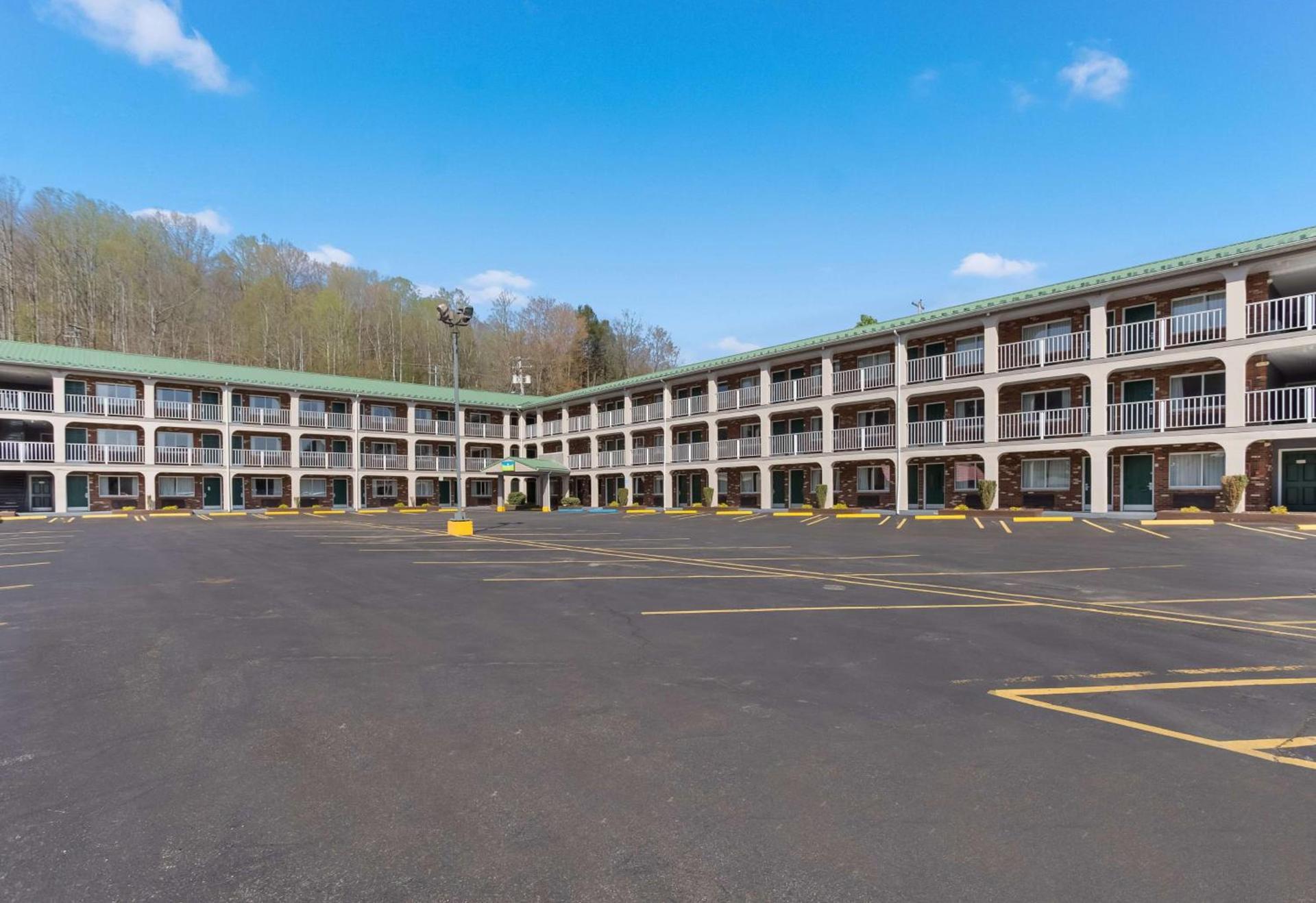 SureStay Hotel by Best Western Summersville photo 21