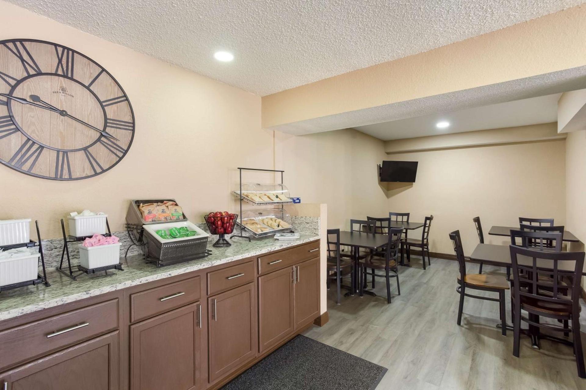 SureStay Hotel by Best Western Summersville photo 7