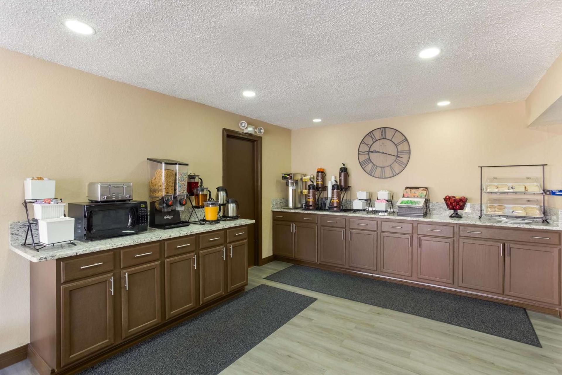 SureStay Hotel by Best Western Summersville photo 6