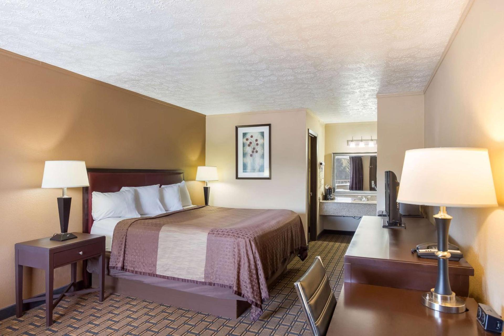 SureStay Hotel by Best Western Summersville photo 2