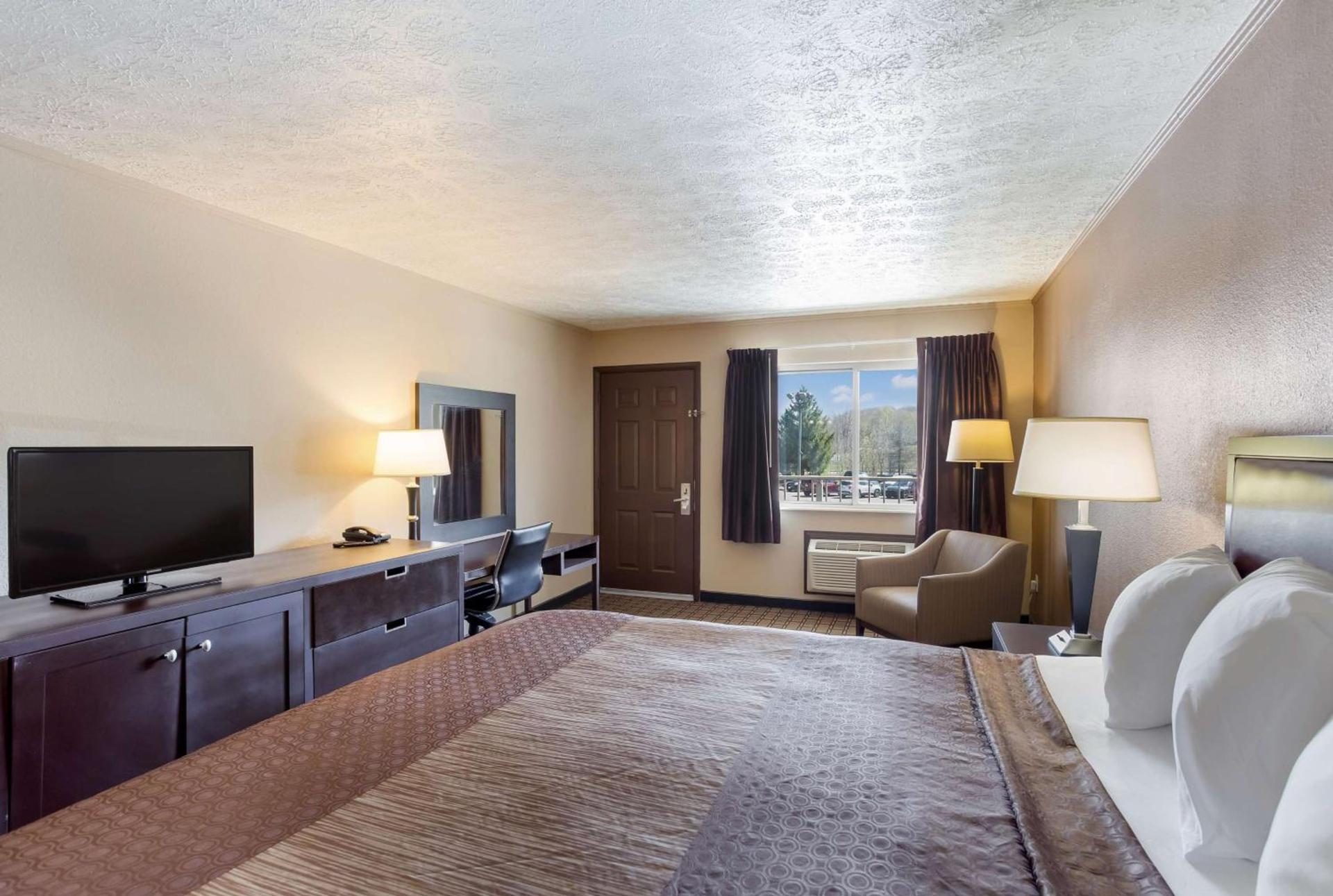 SureStay Hotel by Best Western Summersville photo 27
