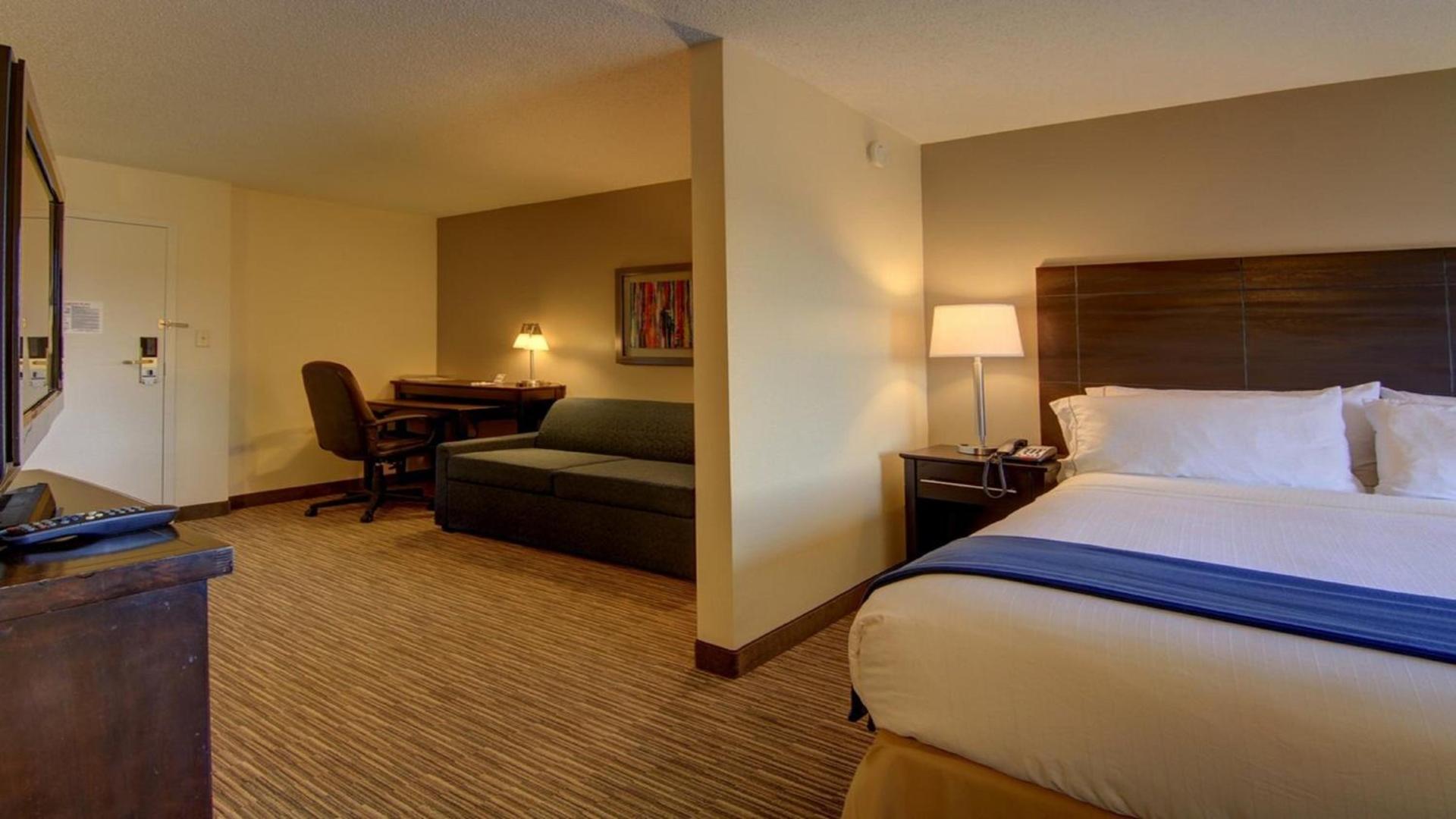 Holiday Inn Express & Suites Alpharetta by IHG photo 12