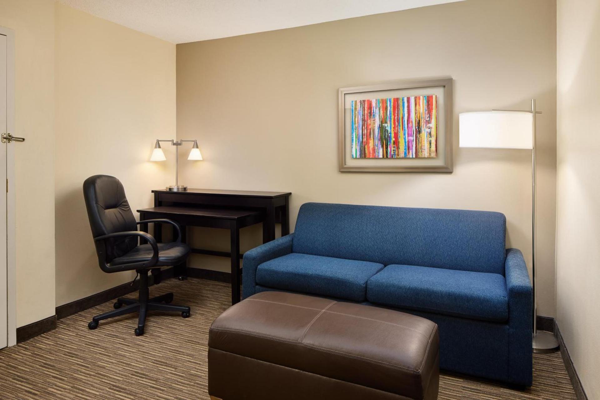 Holiday Inn Express & Suites Alpharetta by IHG photo 55