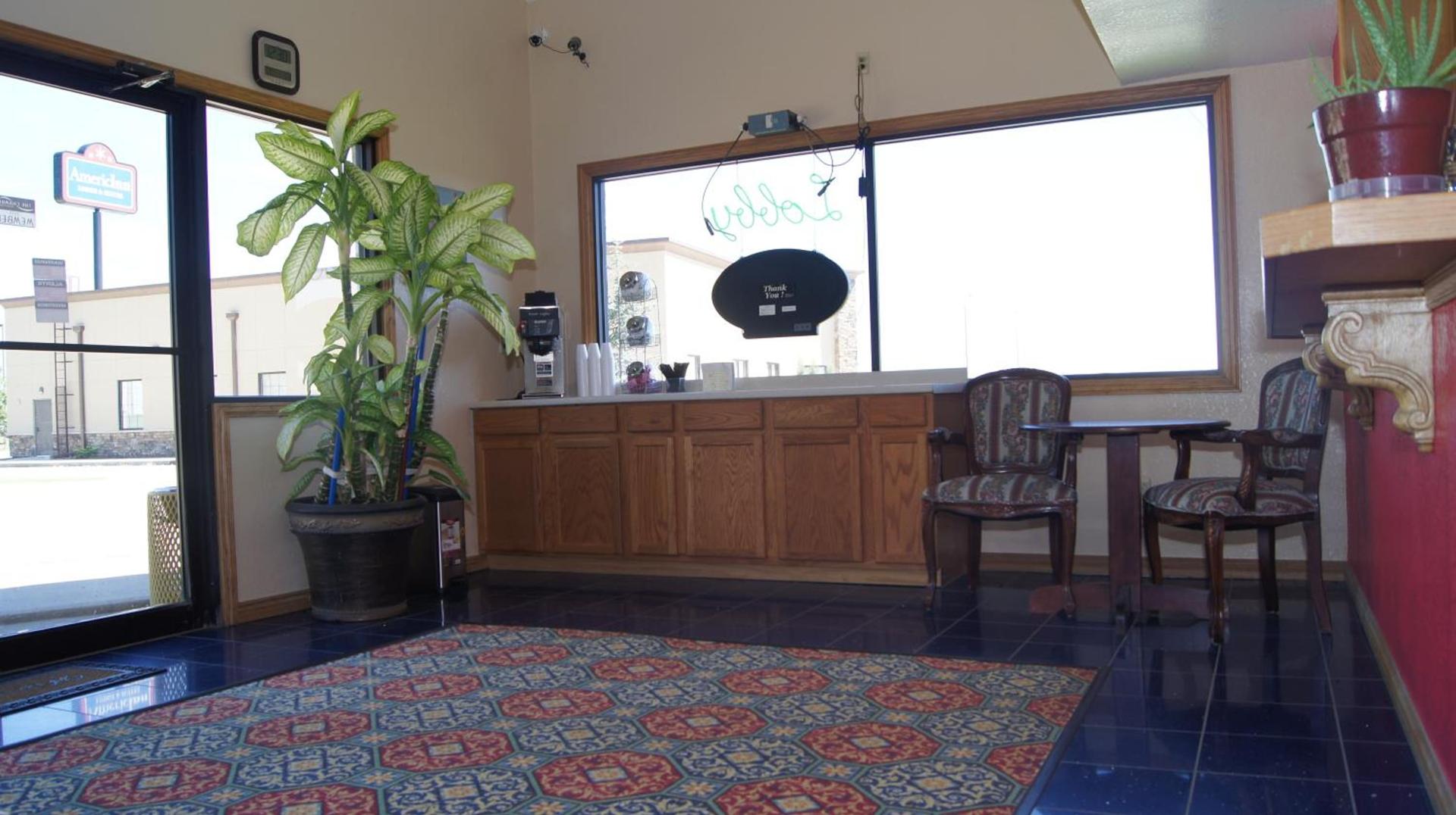 Holiday Lodge & Suites photo 4