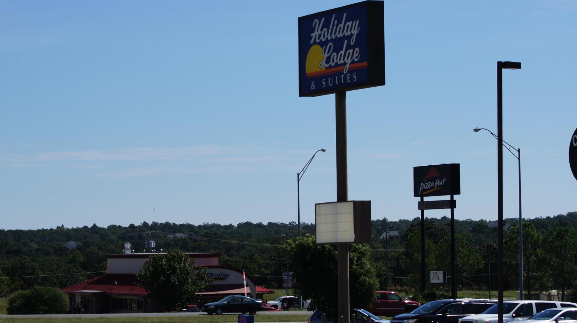 Holiday Lodge & Suites photo 8