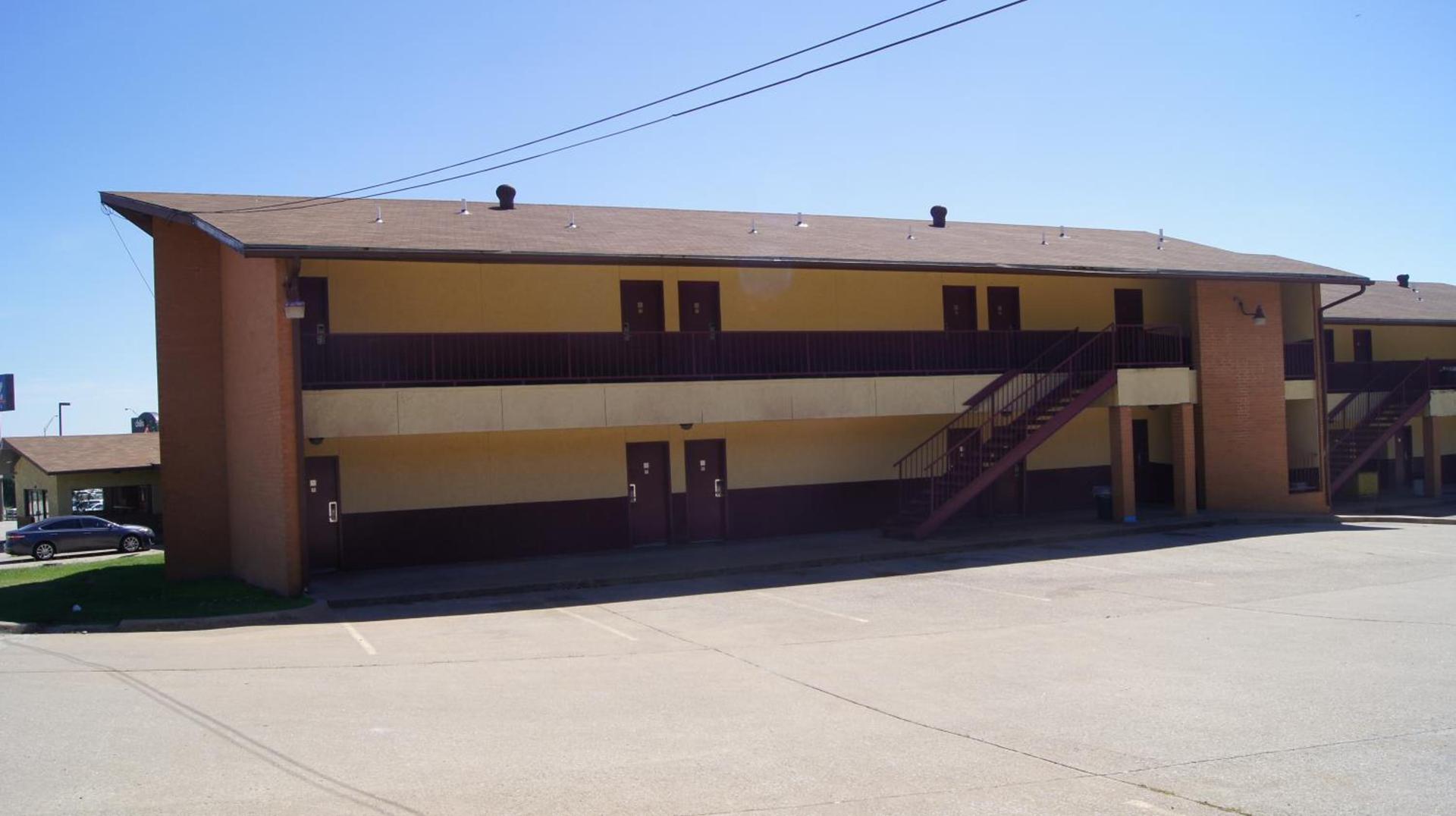 Holiday Lodge & Suites photo 10