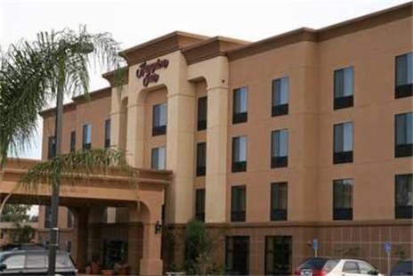 Hampton Inn Visalia photo 33