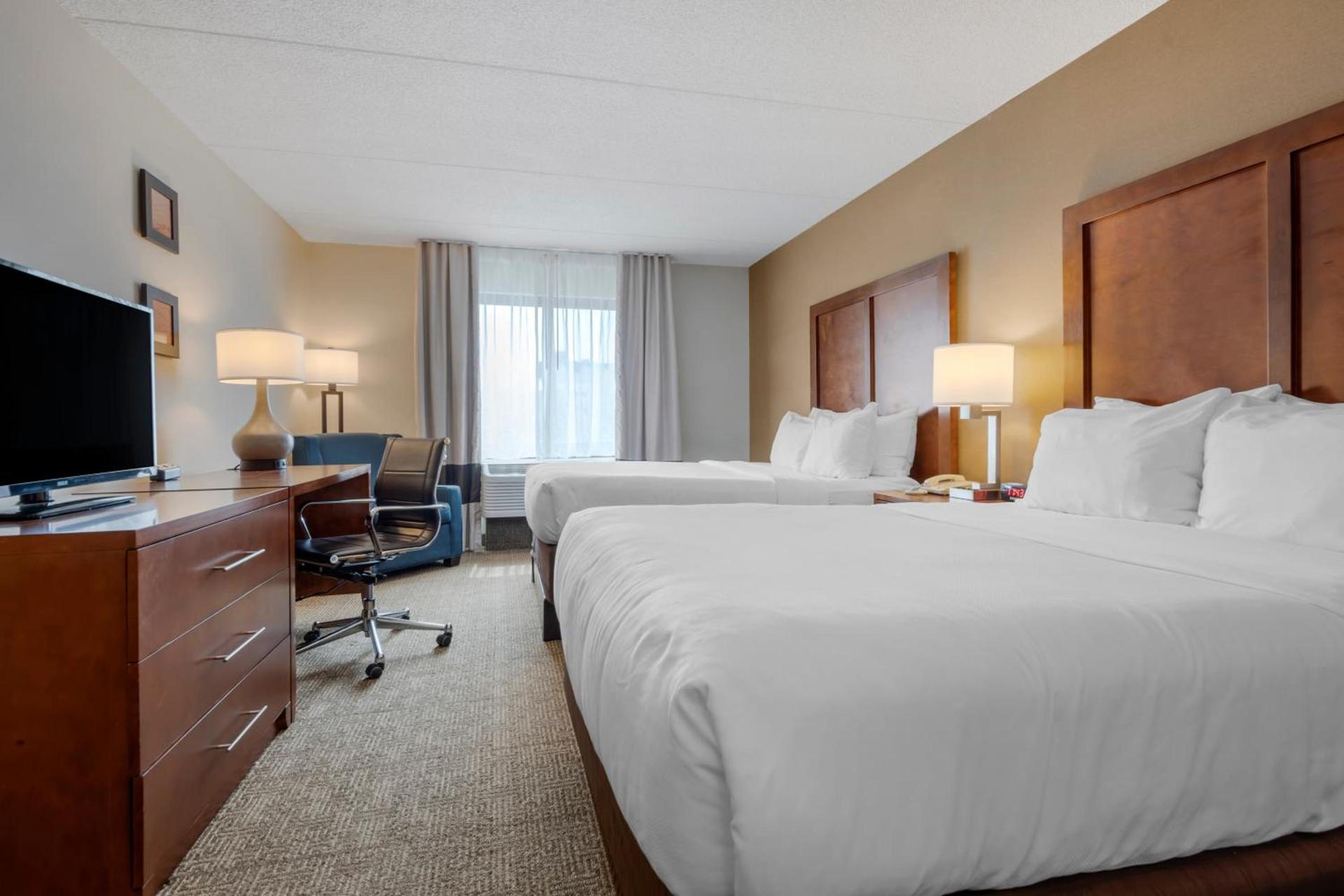 Comfort Inn The Pointe photo 60