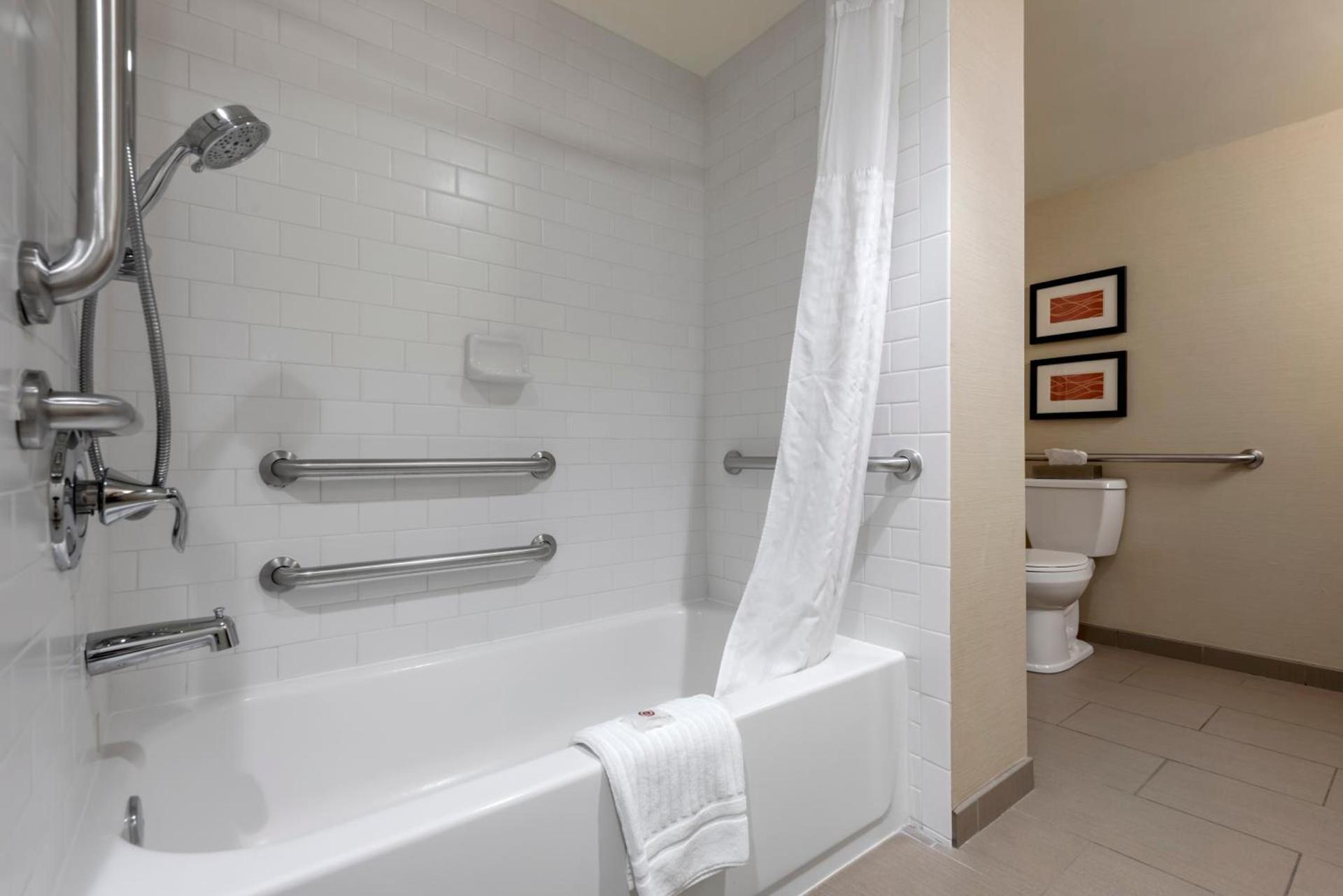 Comfort Inn The Pointe photo 71