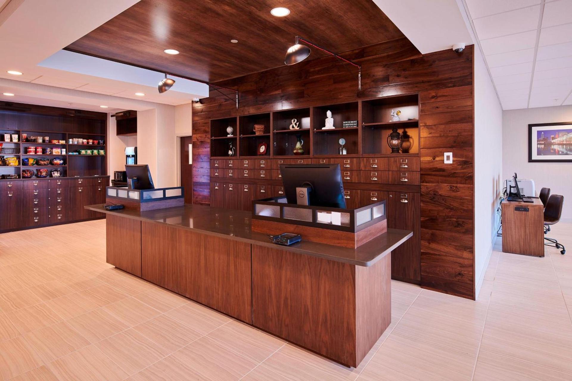 Four Points by Sheraton Cleveland-Eastlake photo 5
