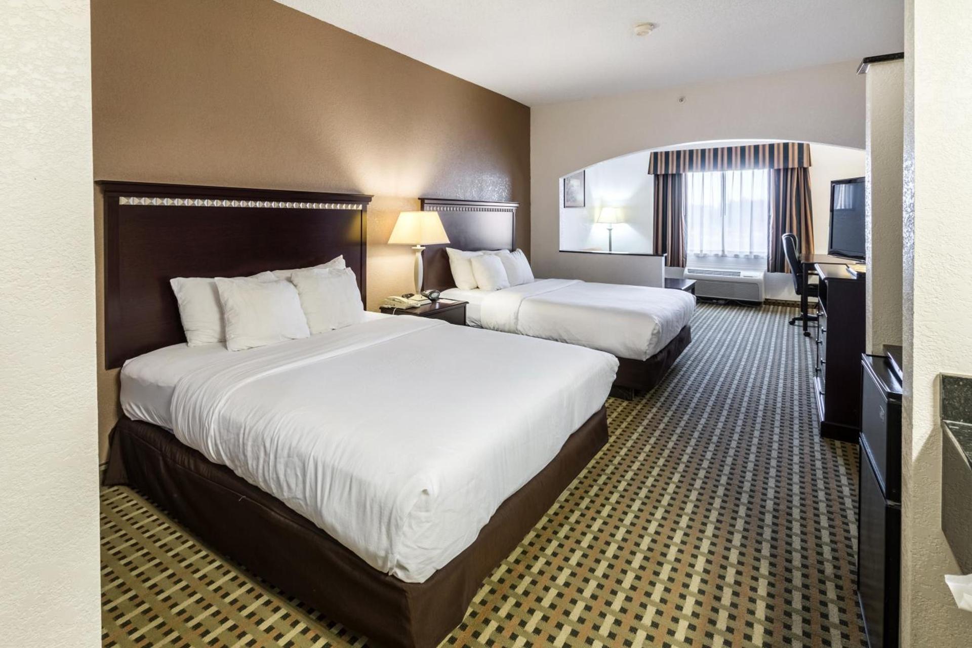 Quality Suites Burleson - Ft Worth photo 43