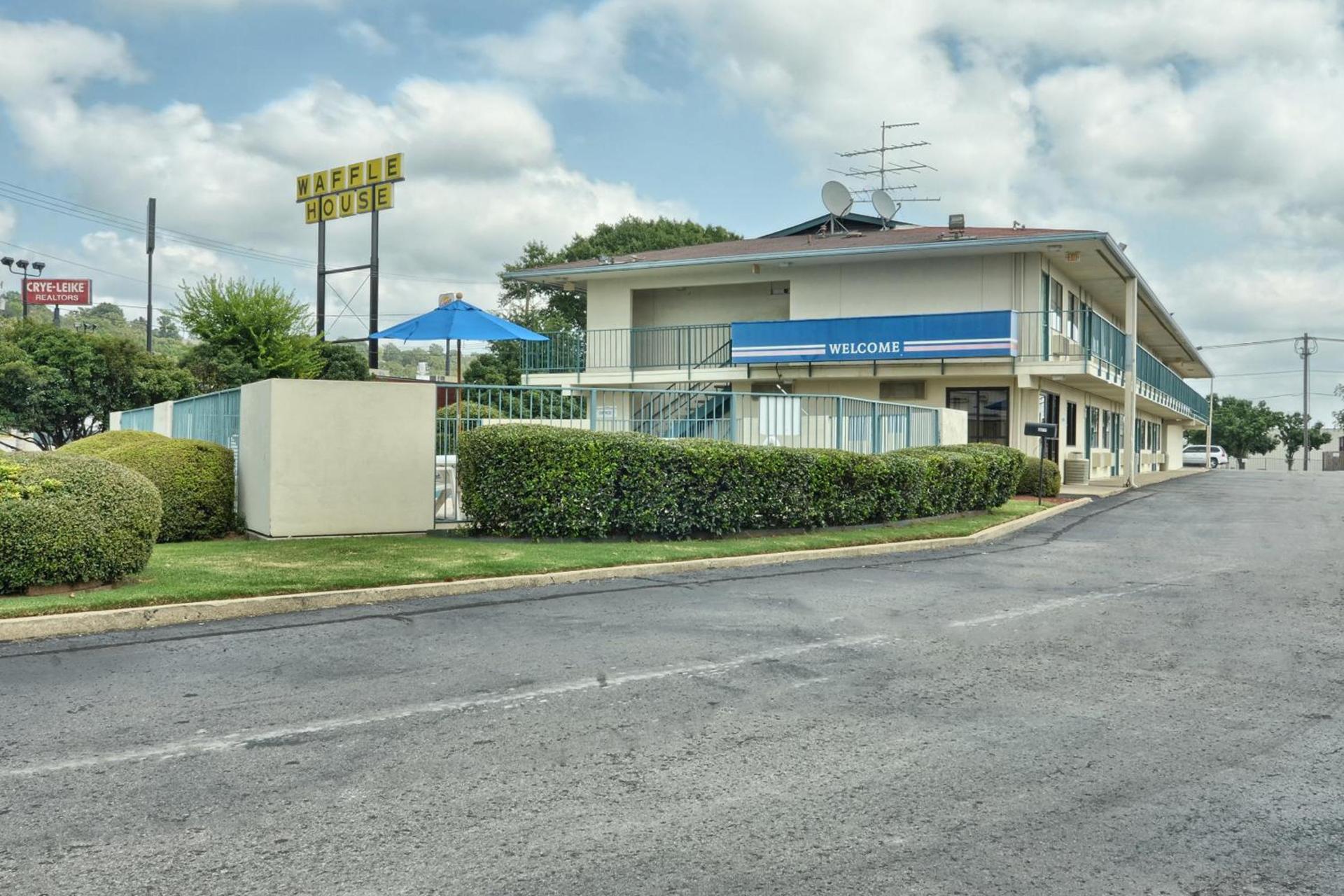 Skyline Inn photo 2