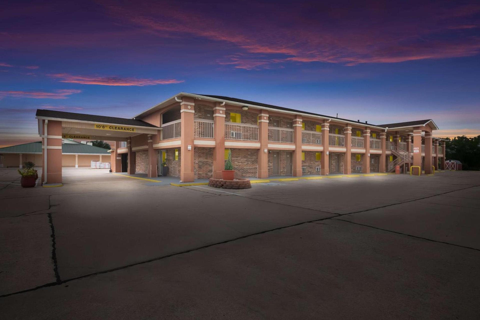 SureStay Hotel by Best Western Rockdale photo 10