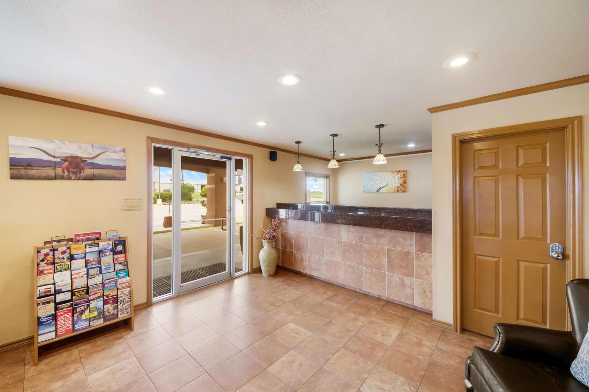 SureStay Hotel by Best Western Rockdale photo 4