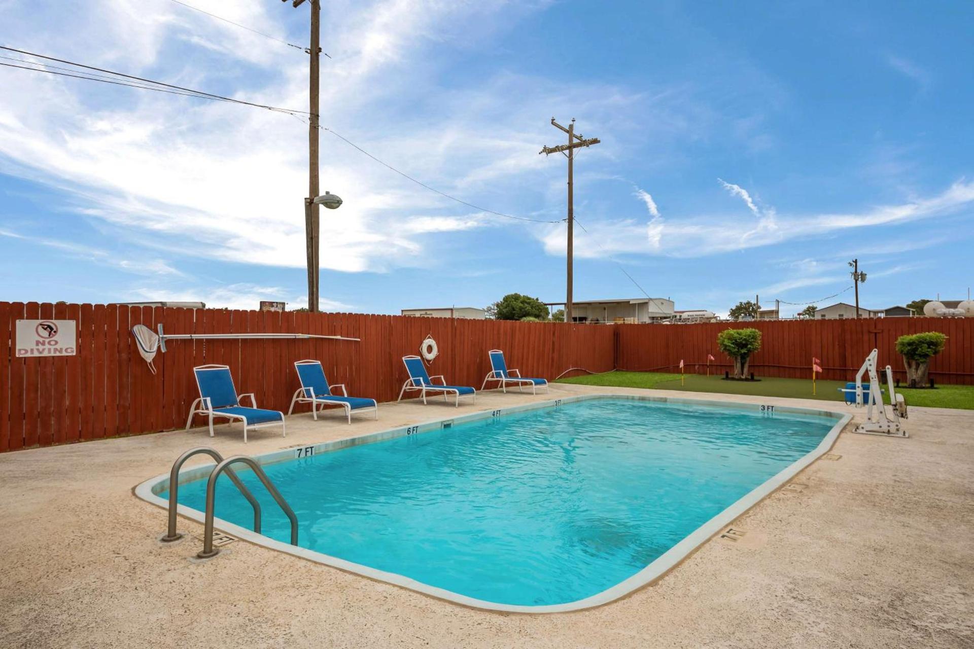 SureStay Hotel by Best Western Rockdale photo 6
