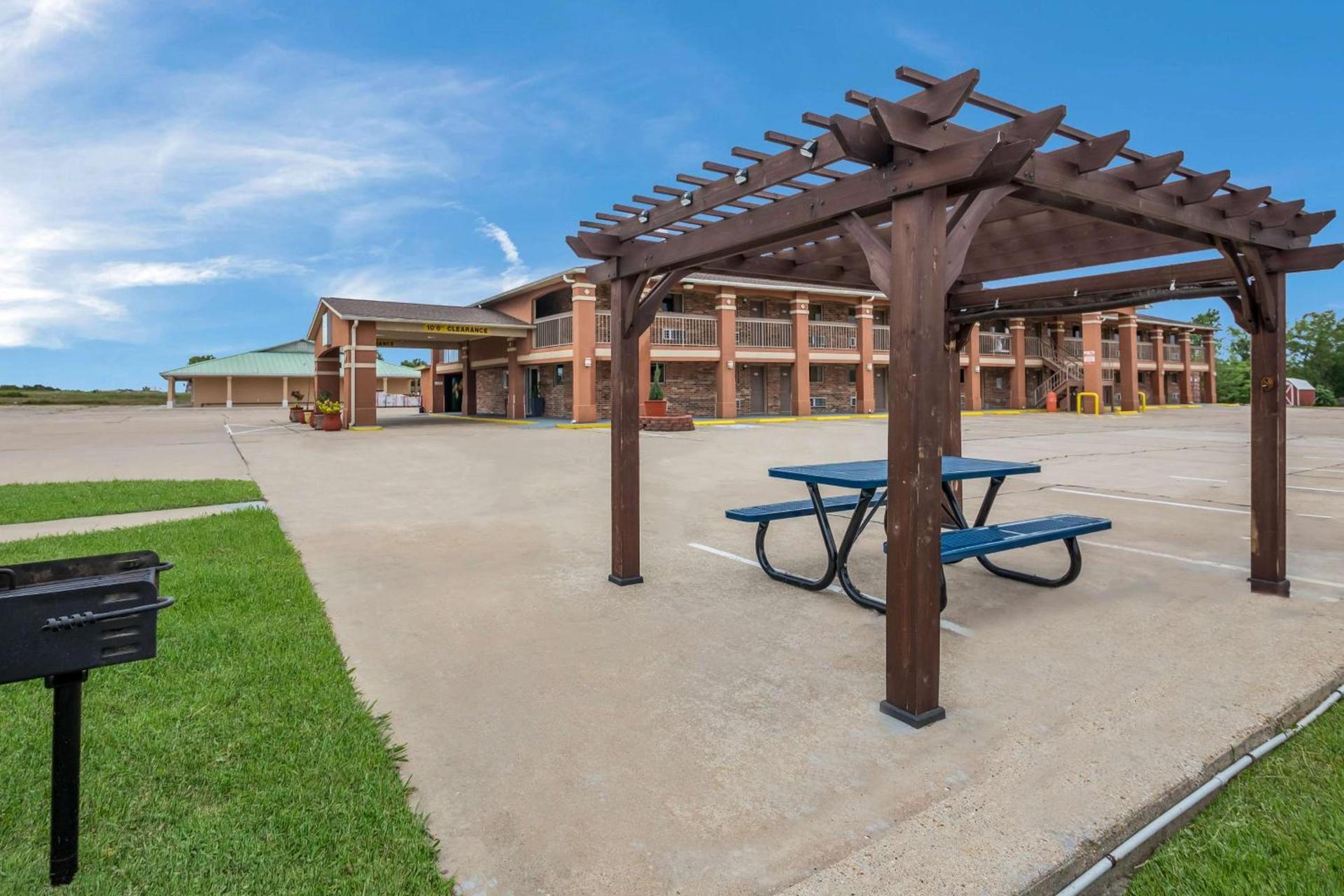 SureStay Hotel by Best Western Rockdale photo 9