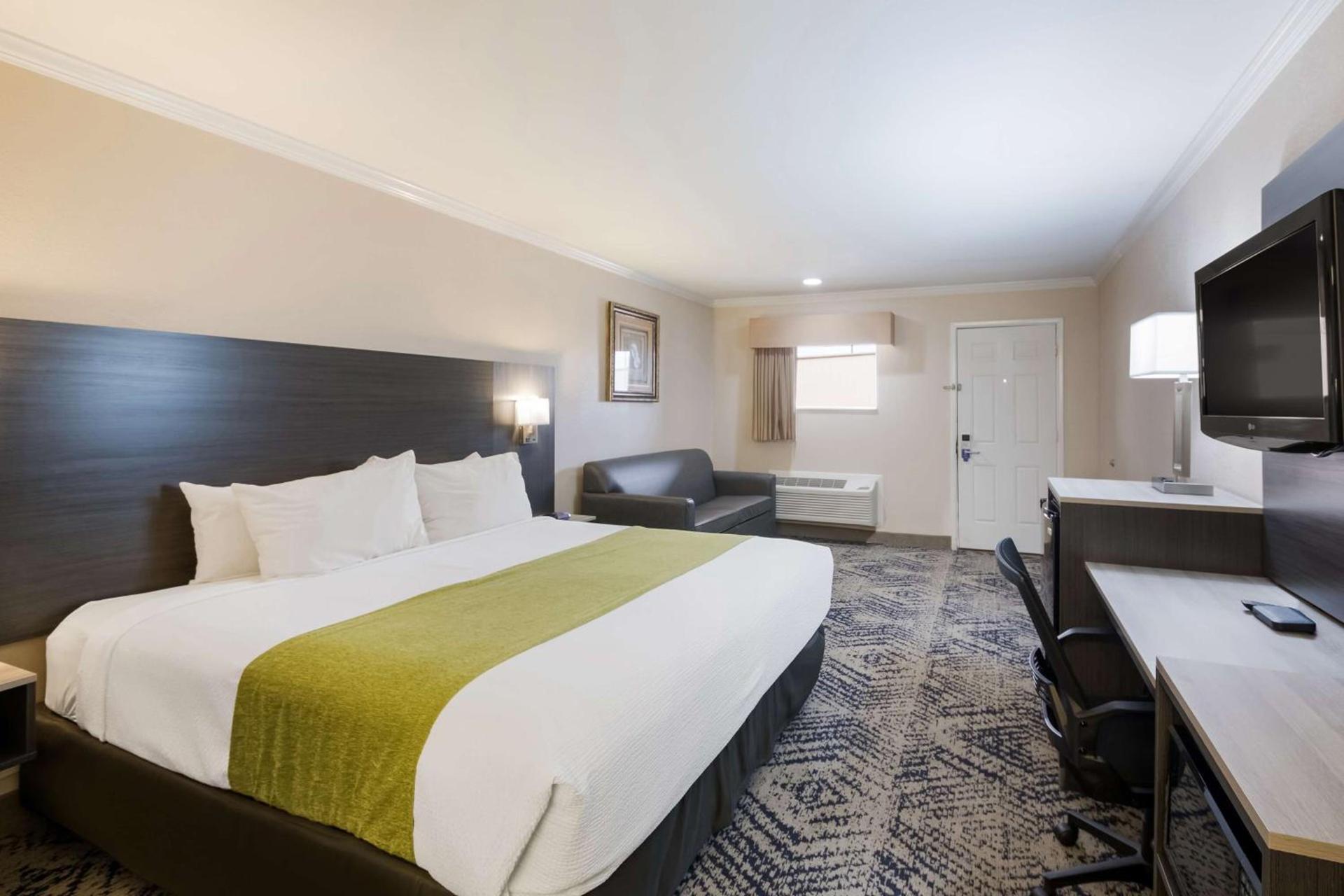 SureStay Hotel by Best Western Rockdale photo 2
