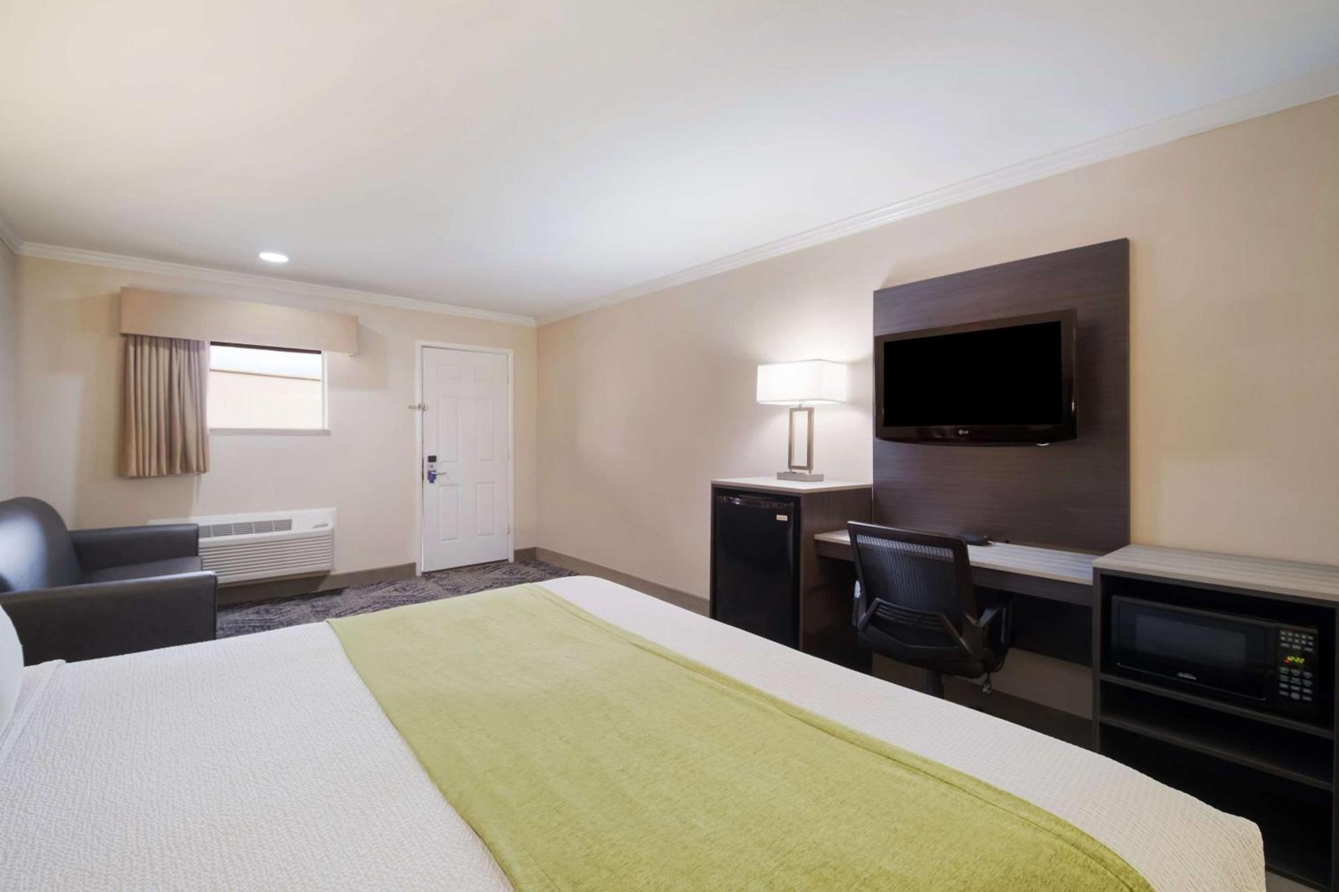 SureStay Hotel by Best Western Rockdale photo 14