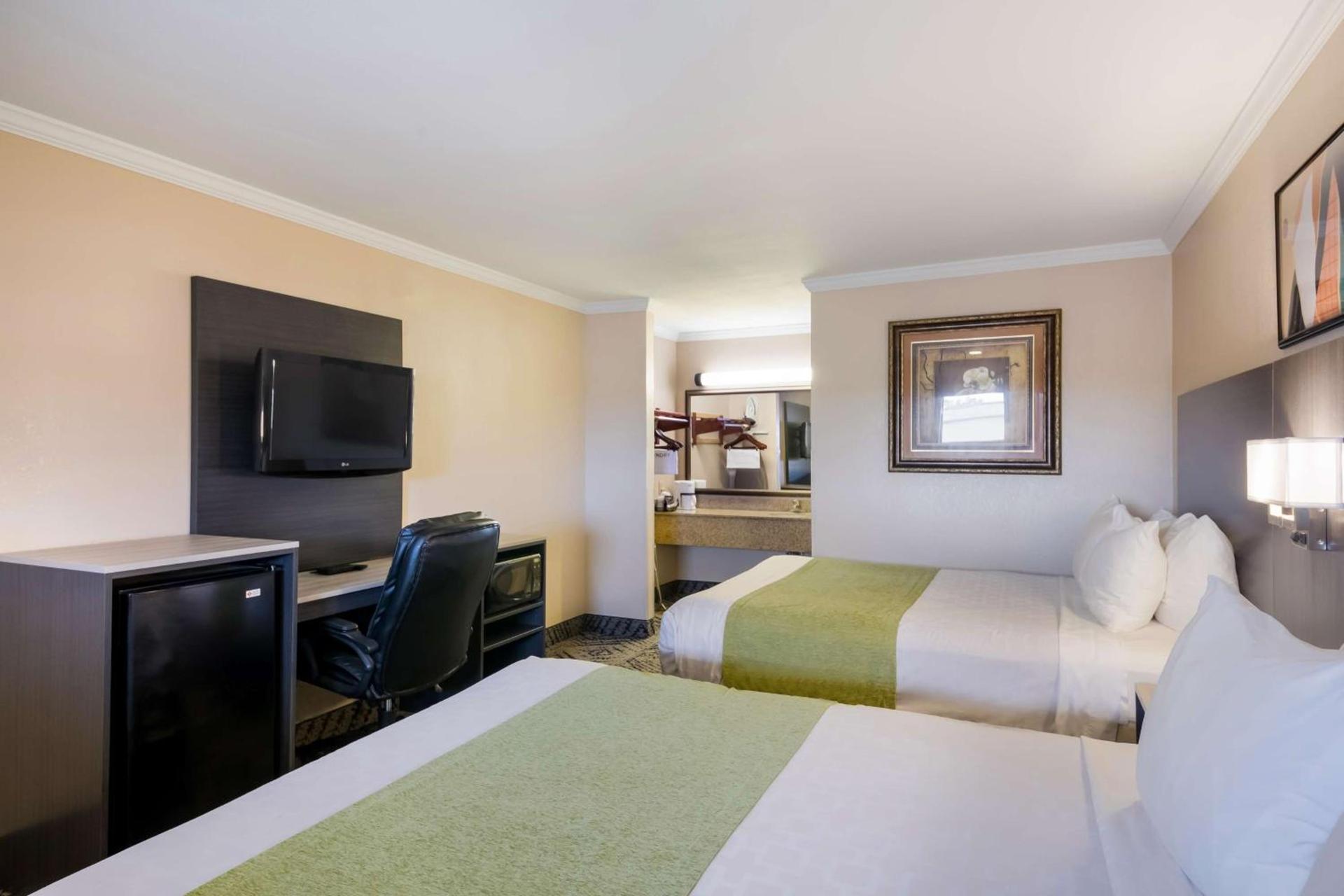 SureStay Hotel by Best Western Rockdale photo 22