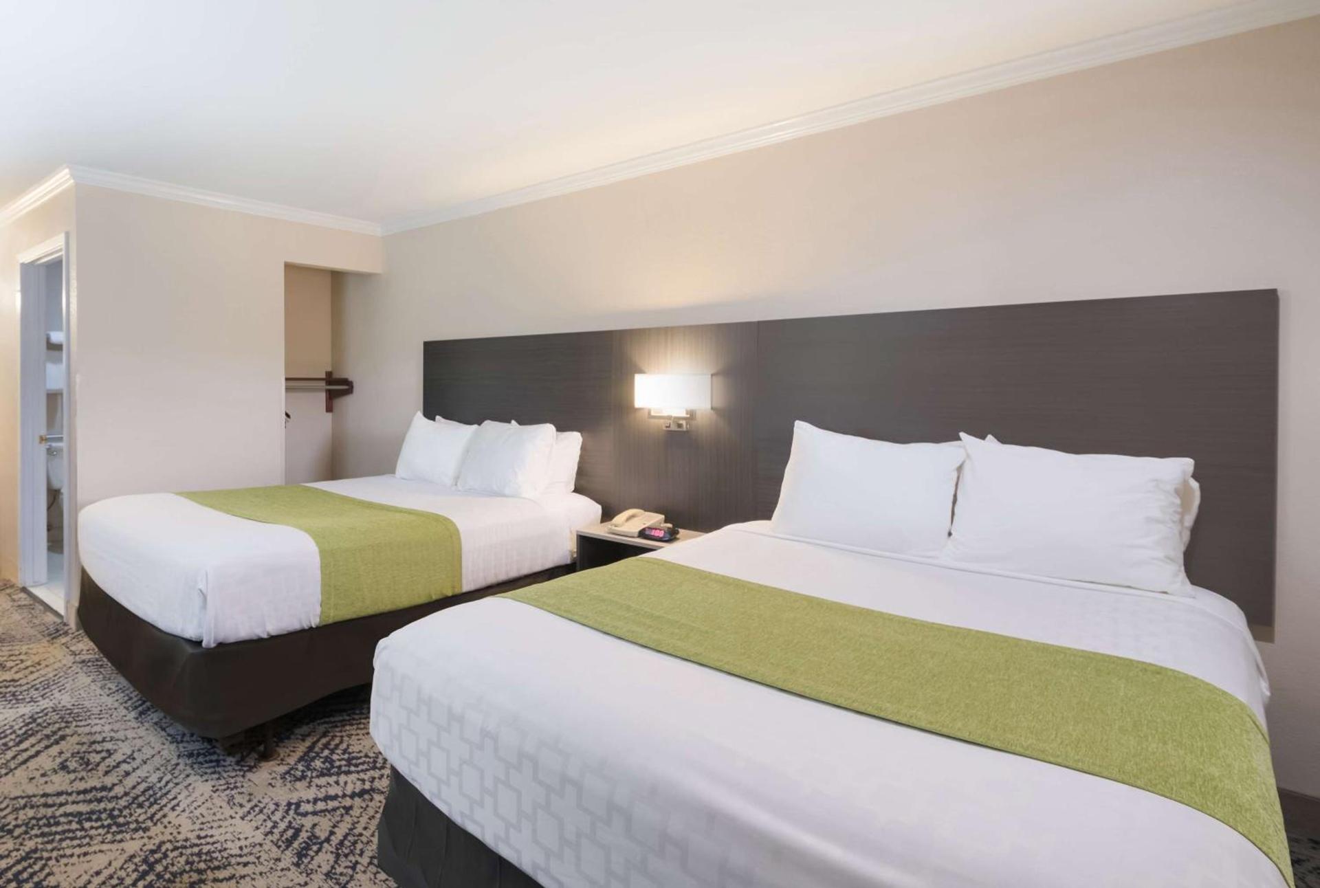 SureStay Hotel by Best Western Rockdale photo 24
