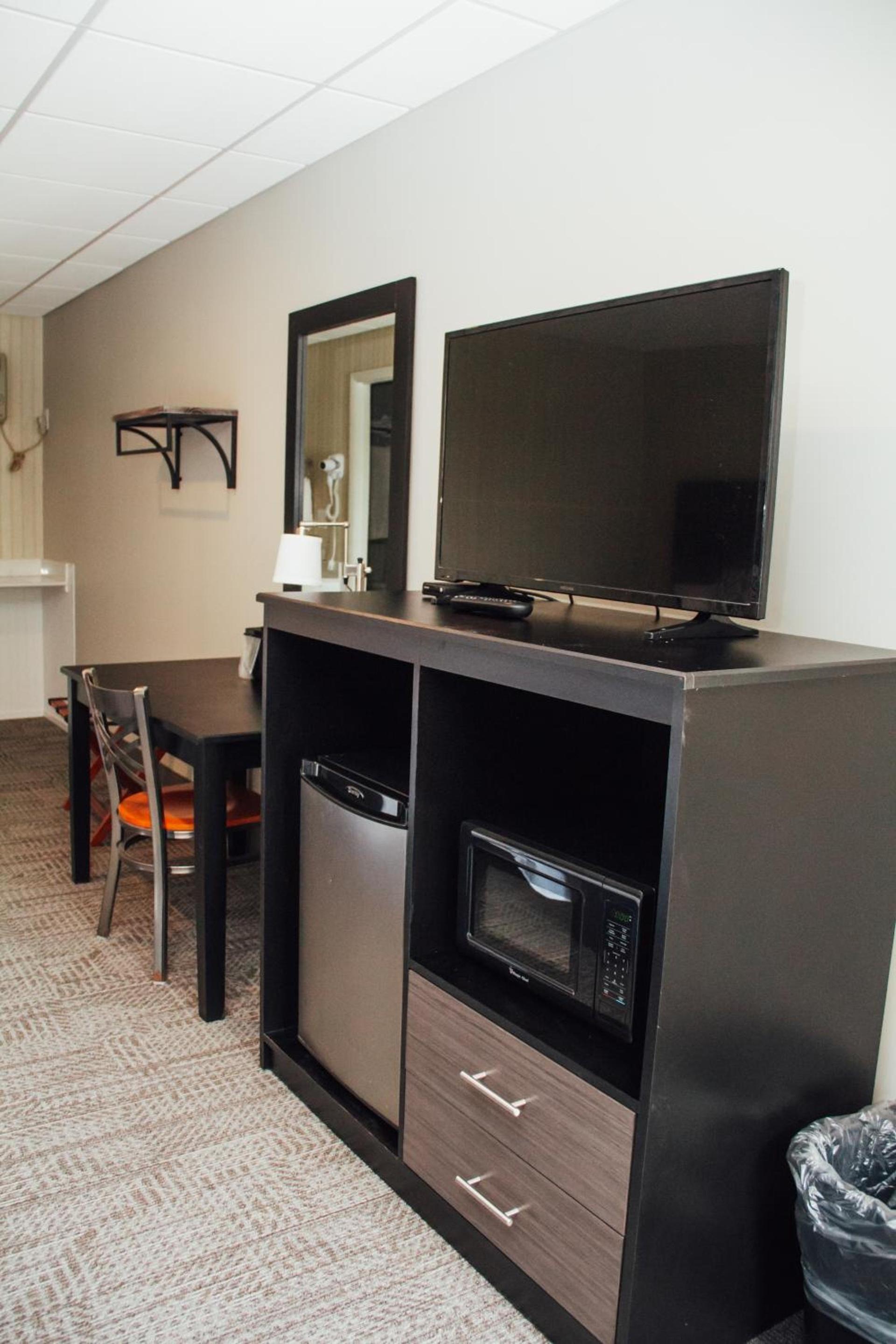 Country Squire Inn and Suites photo 14