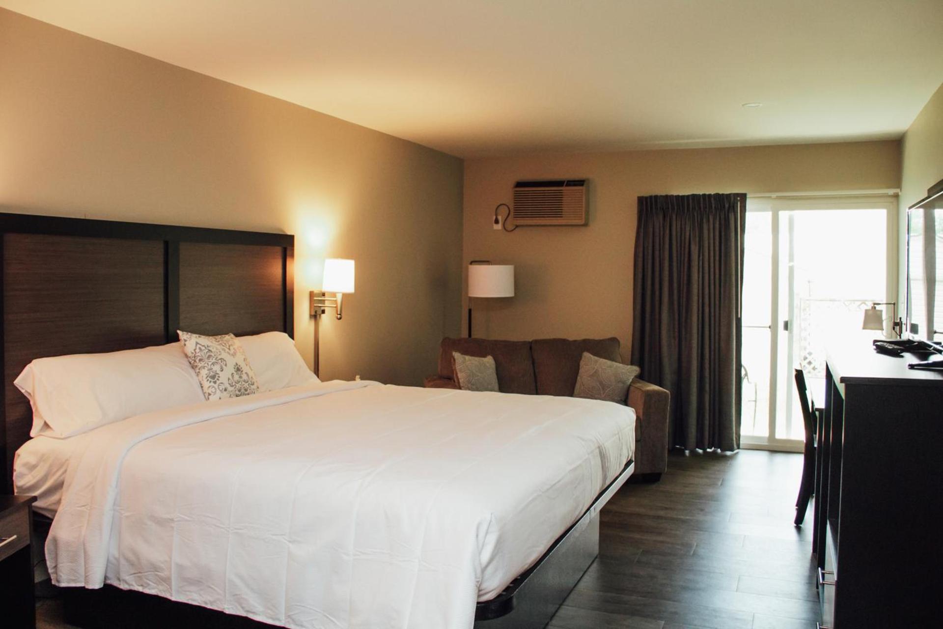 Country Squire Inn and Suites photo 22