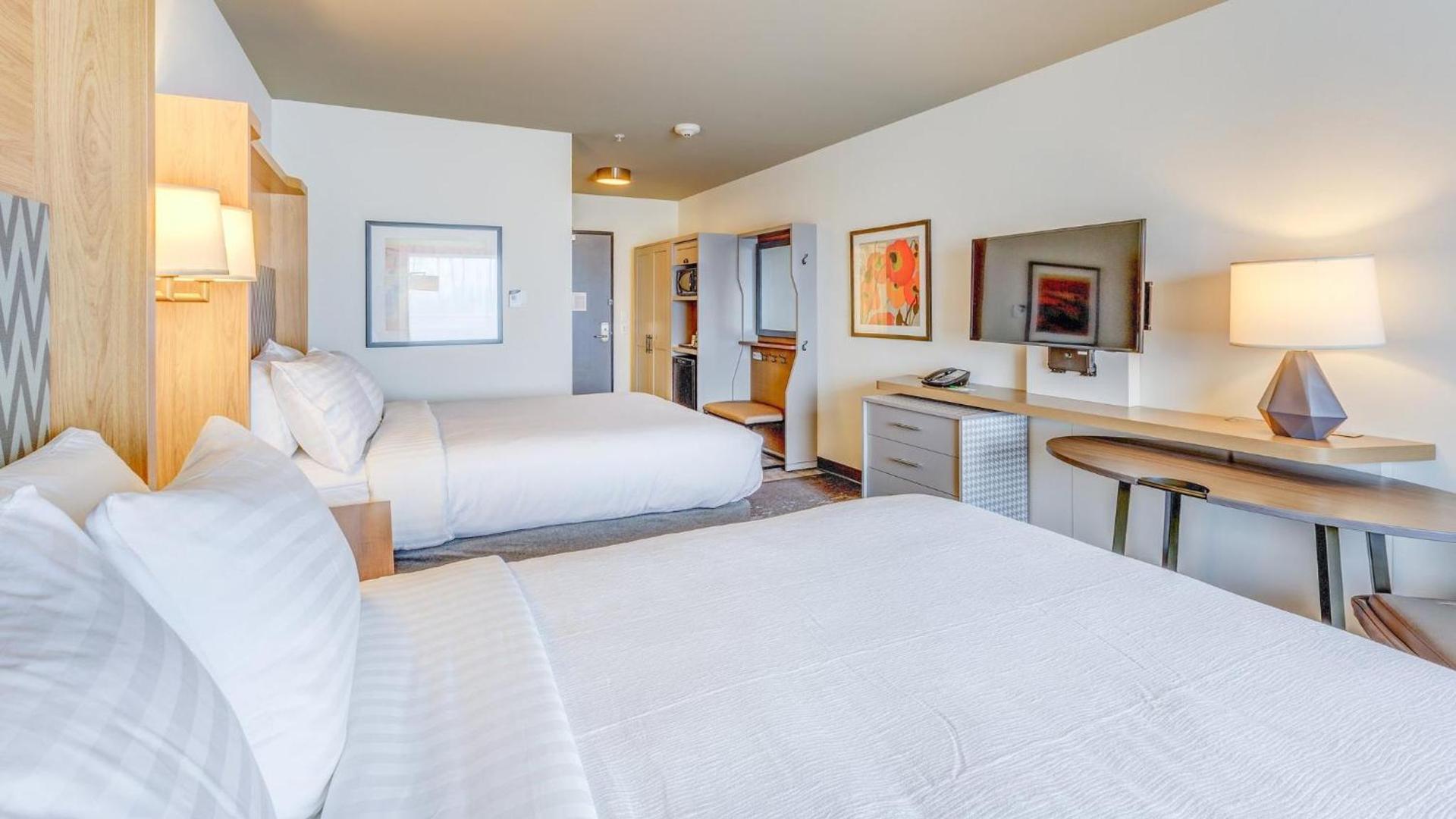 Holiday Inn & Suites Bellingham by IHG photo 88