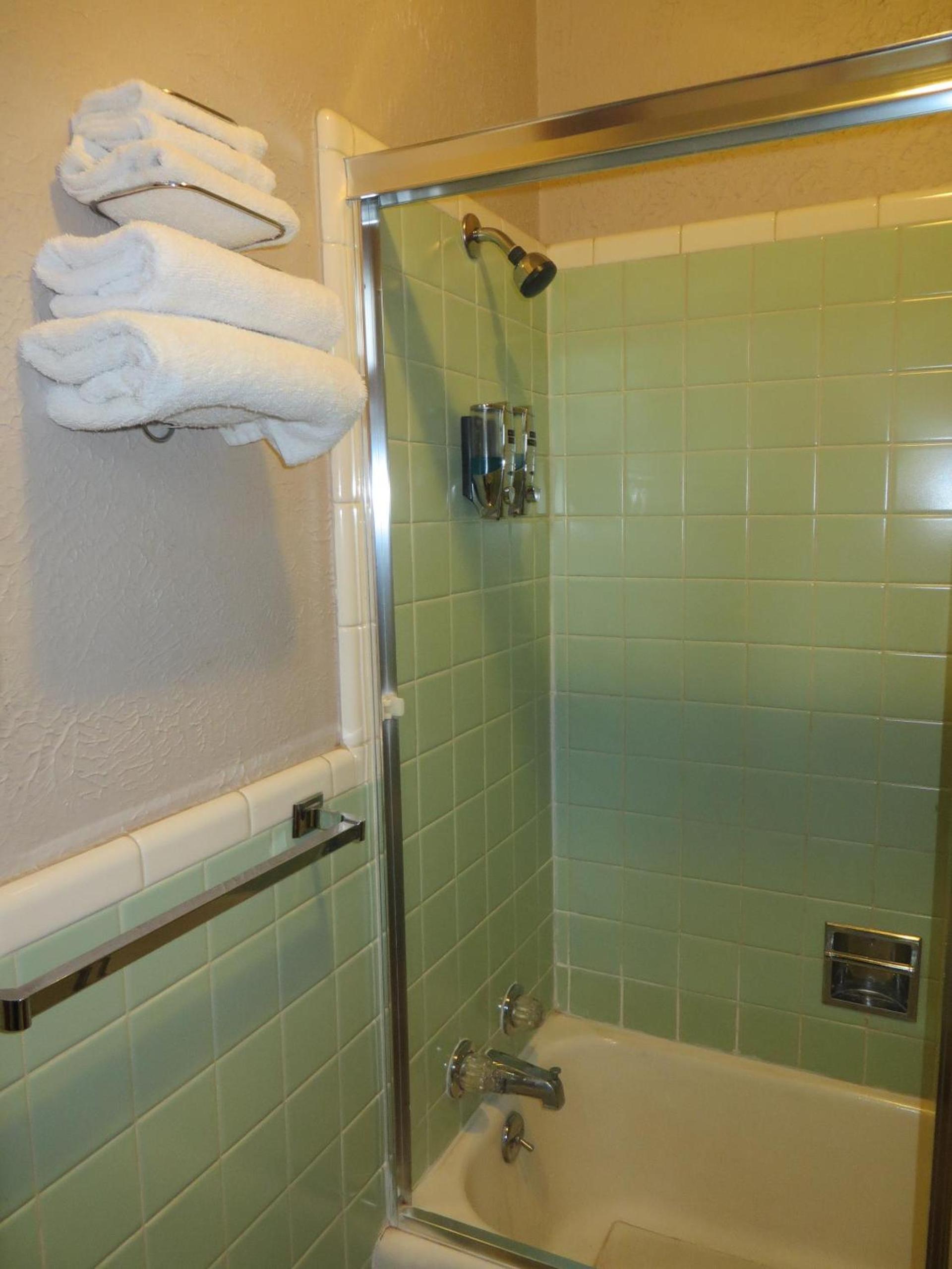 Best Budget Inn photo 20
