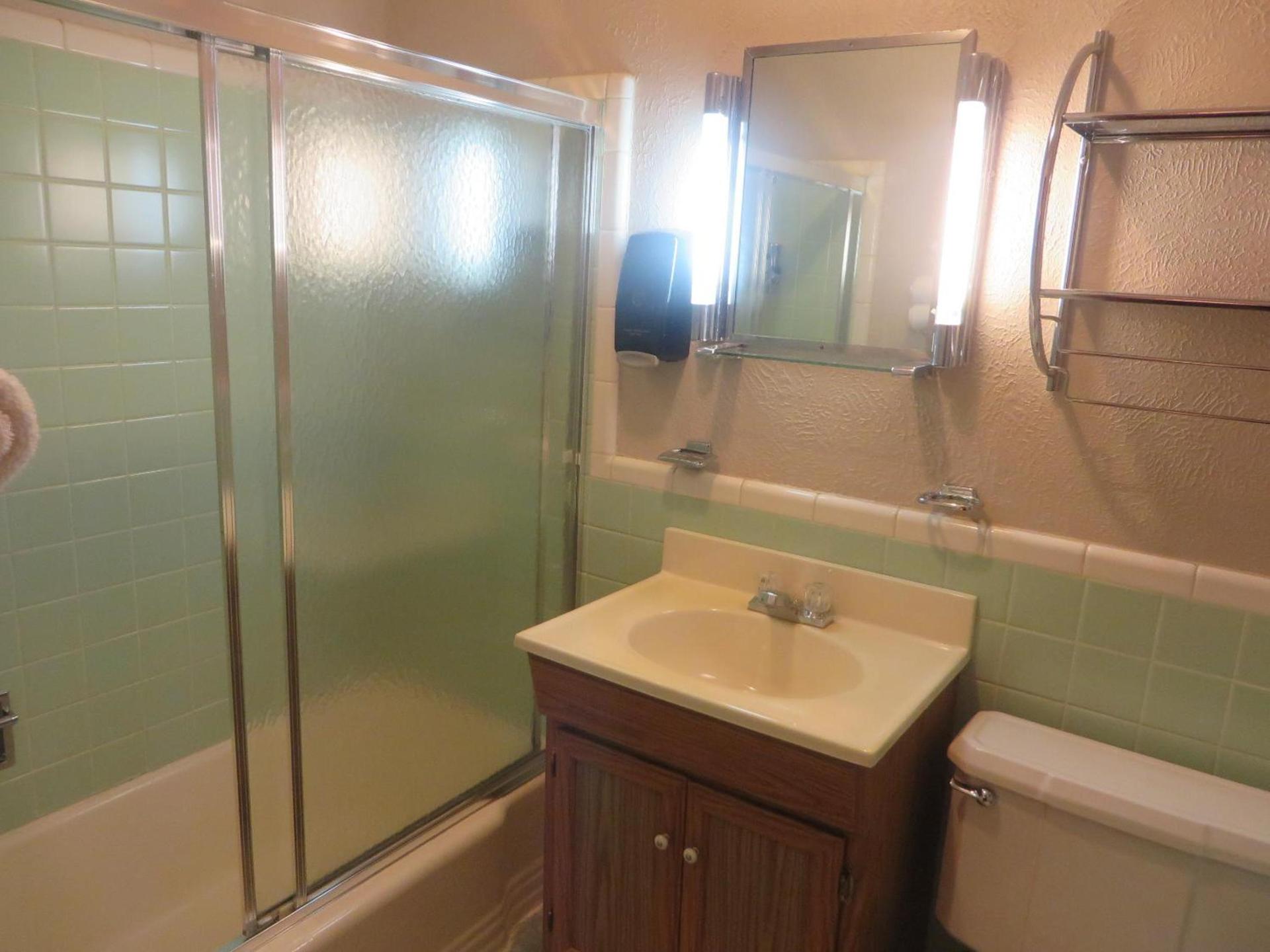 Best Budget Inn photo 21